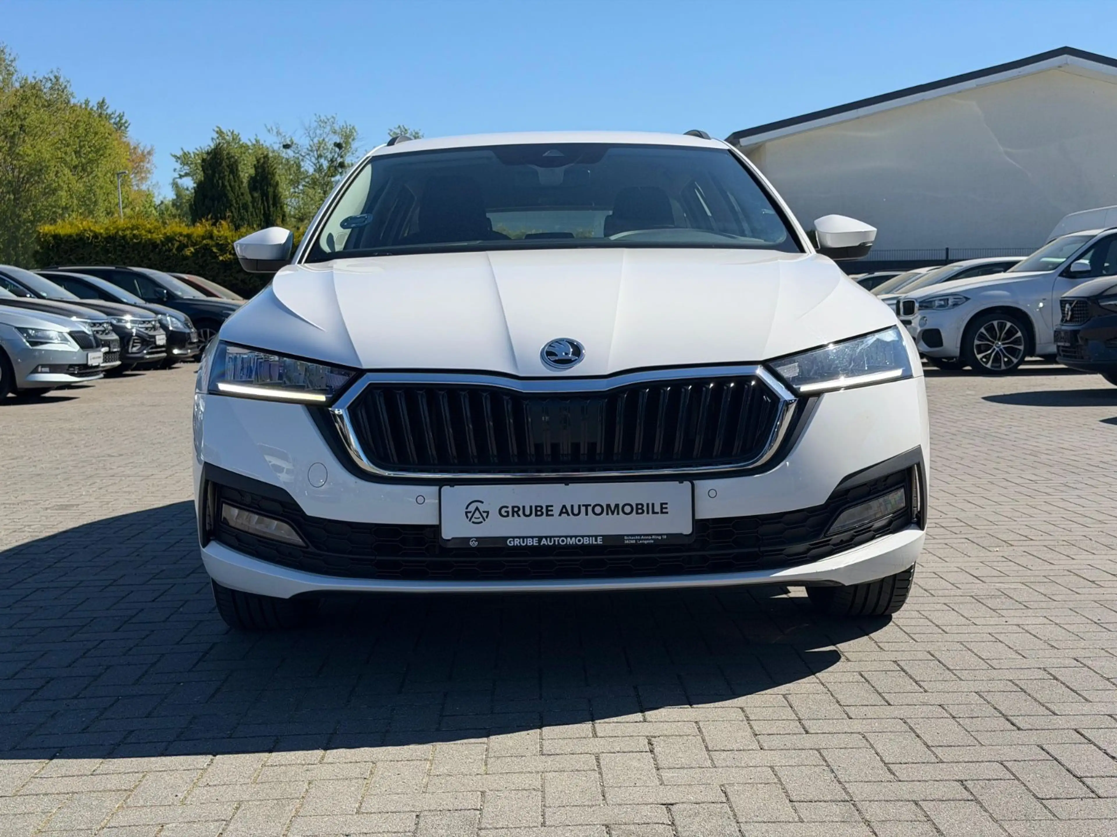 Skoda Octavia Ambition VIRTUAL*LED*NAV*SHZ*AHK*PDC — photo 2