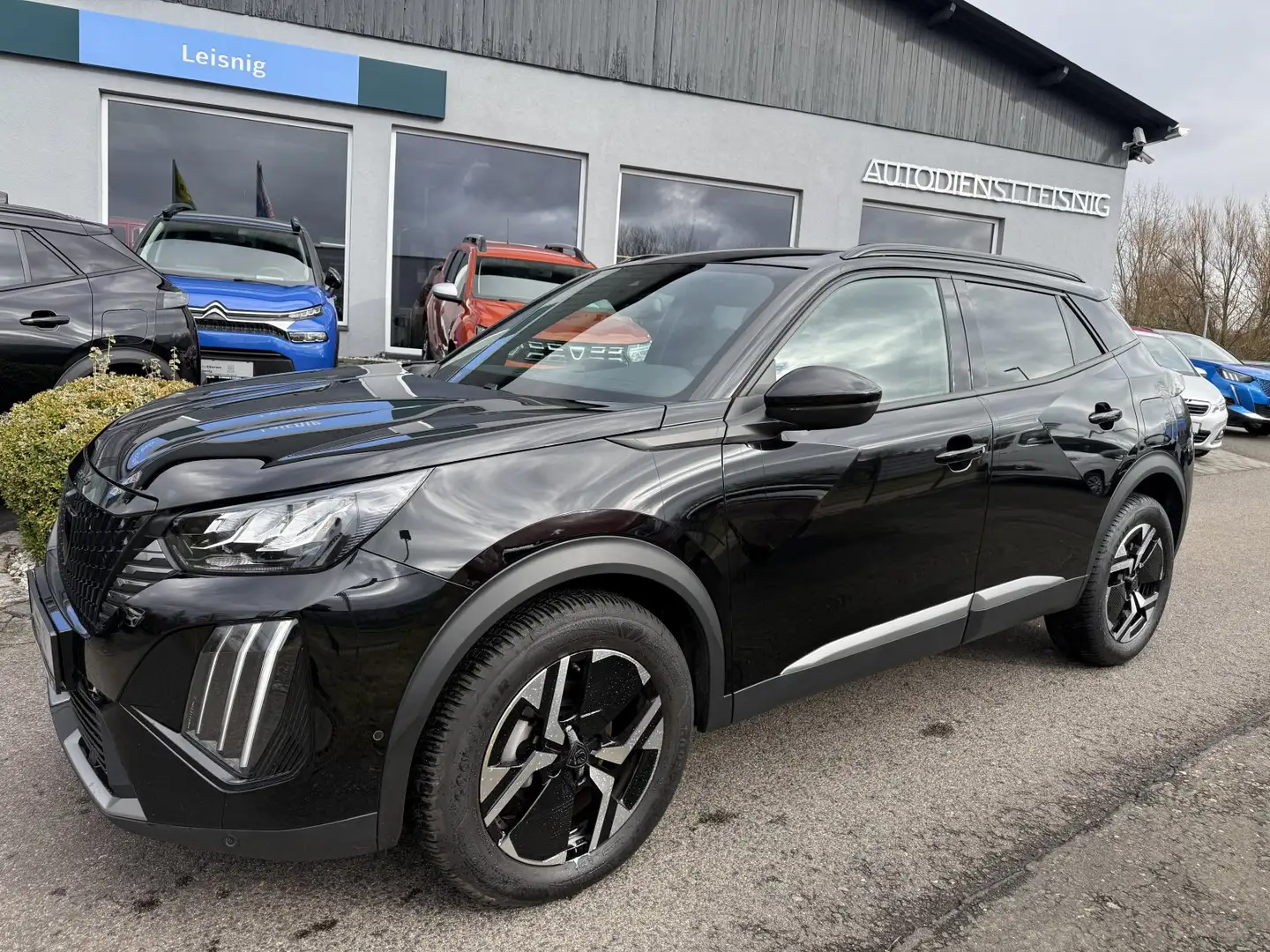 Peugeot 2008 1.2 PureTech 100 Allure NAVI KAMERA ACC Schwarz - 2