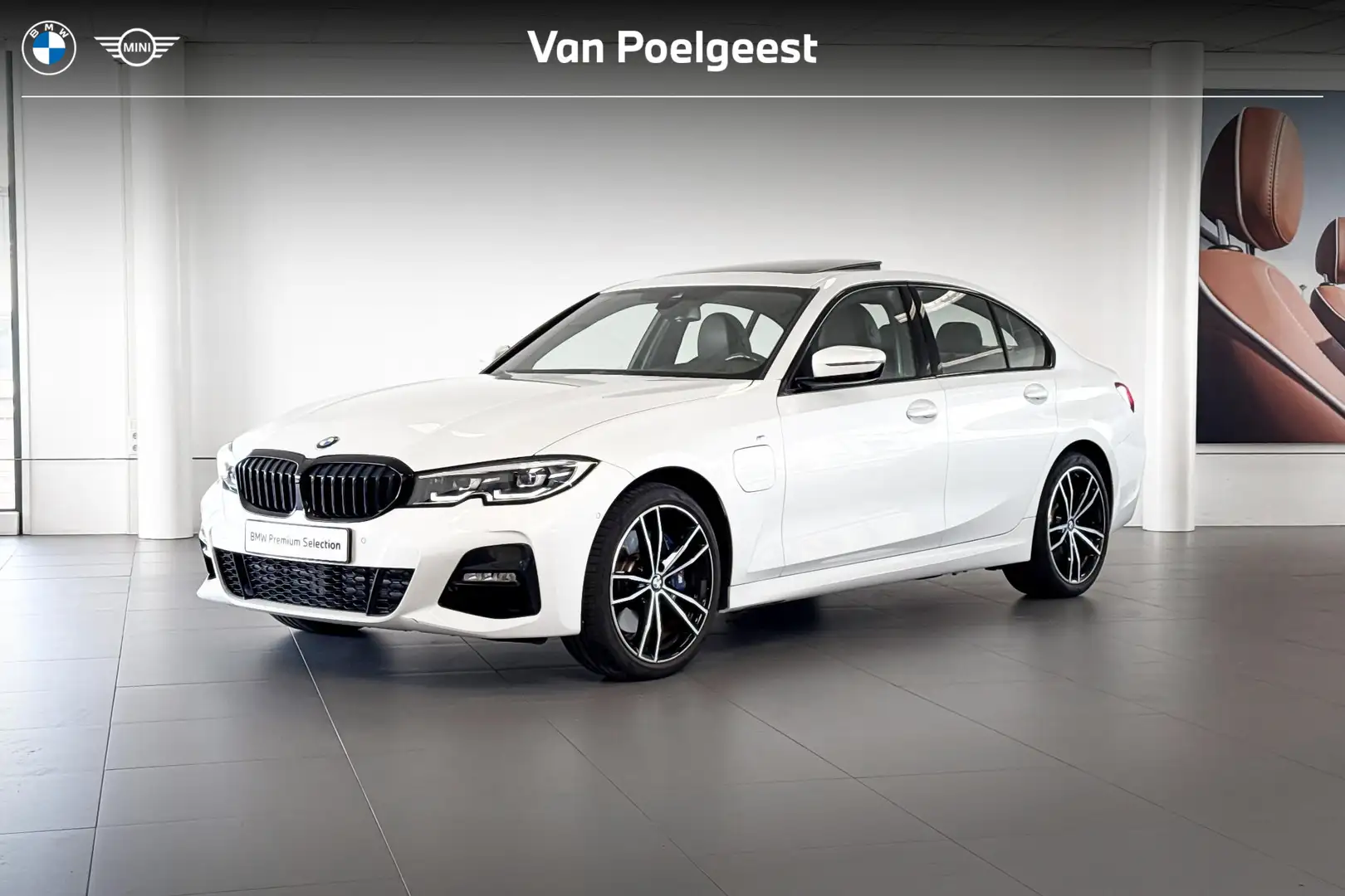 BMW 330 3 Serie 330e eDrive Edition | M Sport | Glazen Sch Wit - 1