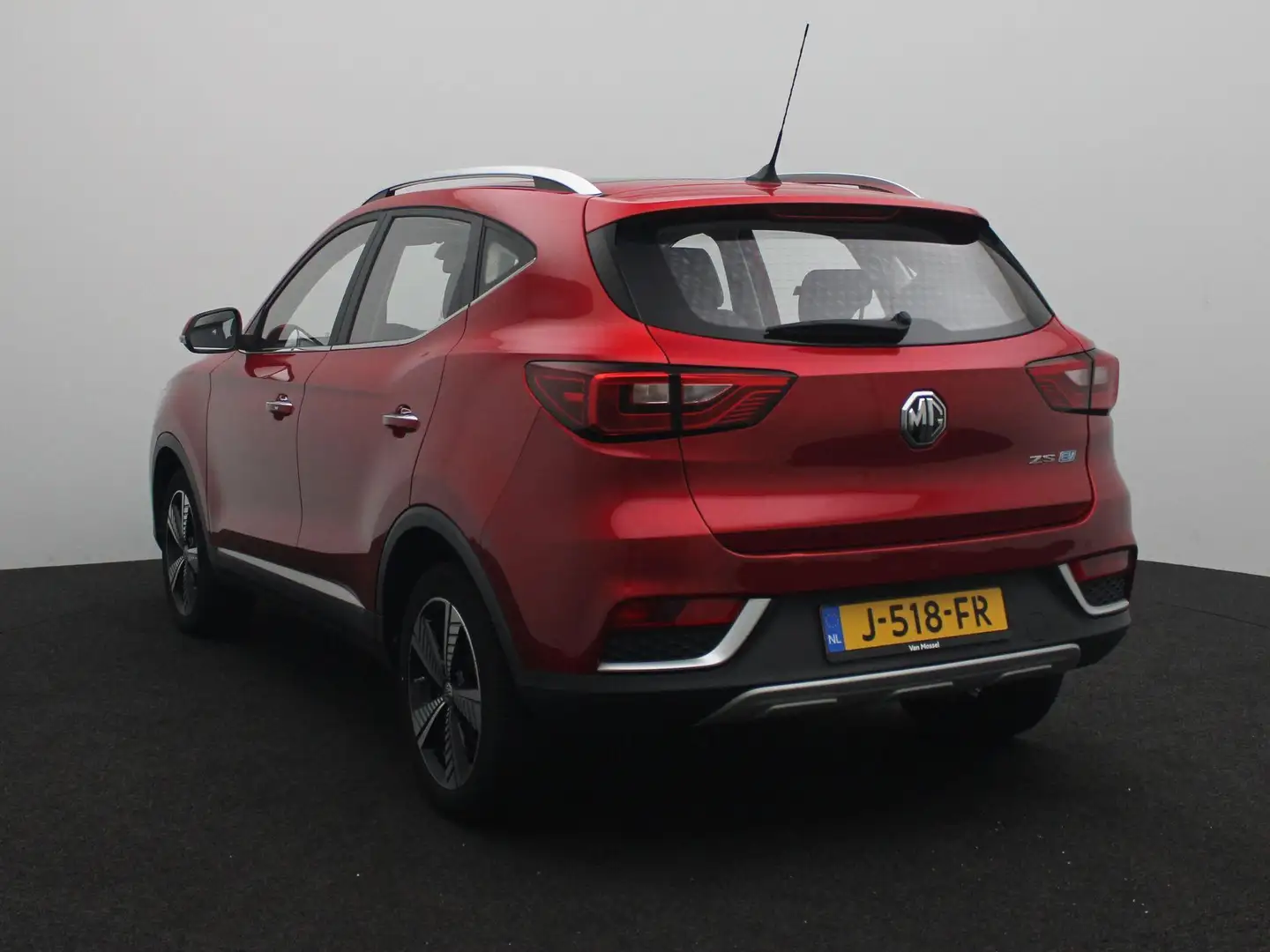 MG ZS MG EV Luxury 45 kWh | Navigatie | Panoramadak | Le Rood - 2