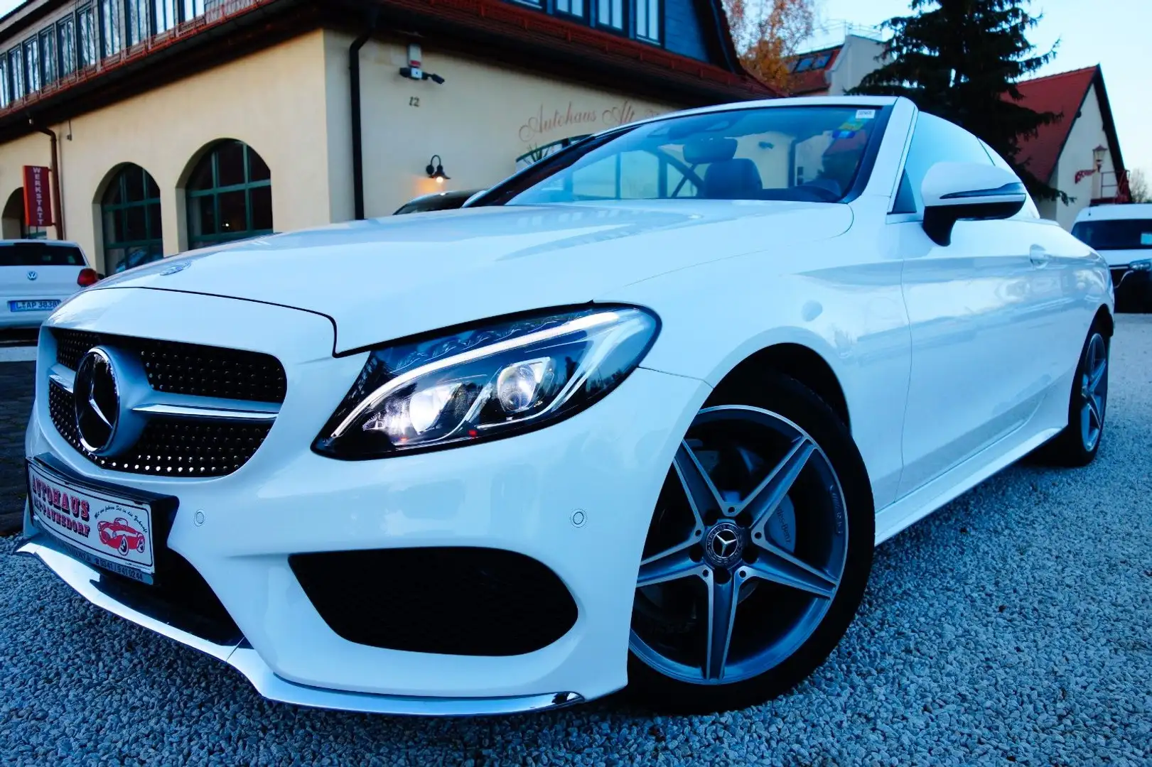 Mercedes-Benz C 200 Cabrio AMG Line Leder,Navi,Camera,Spur Weiß - 2