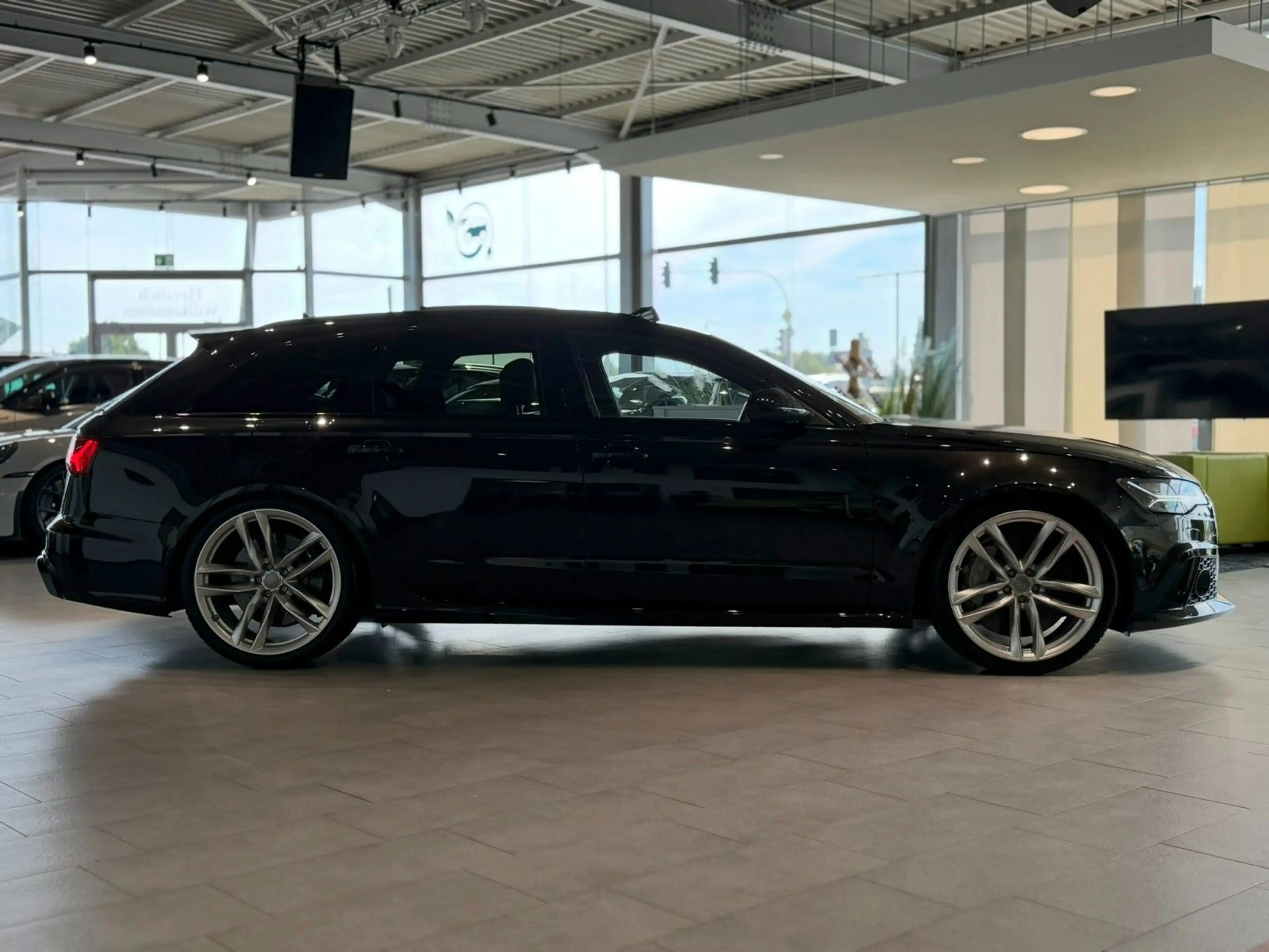 Audi RS6 Avant *VMAX*Keramik*Pano*Massage*SBL* — photo 7
