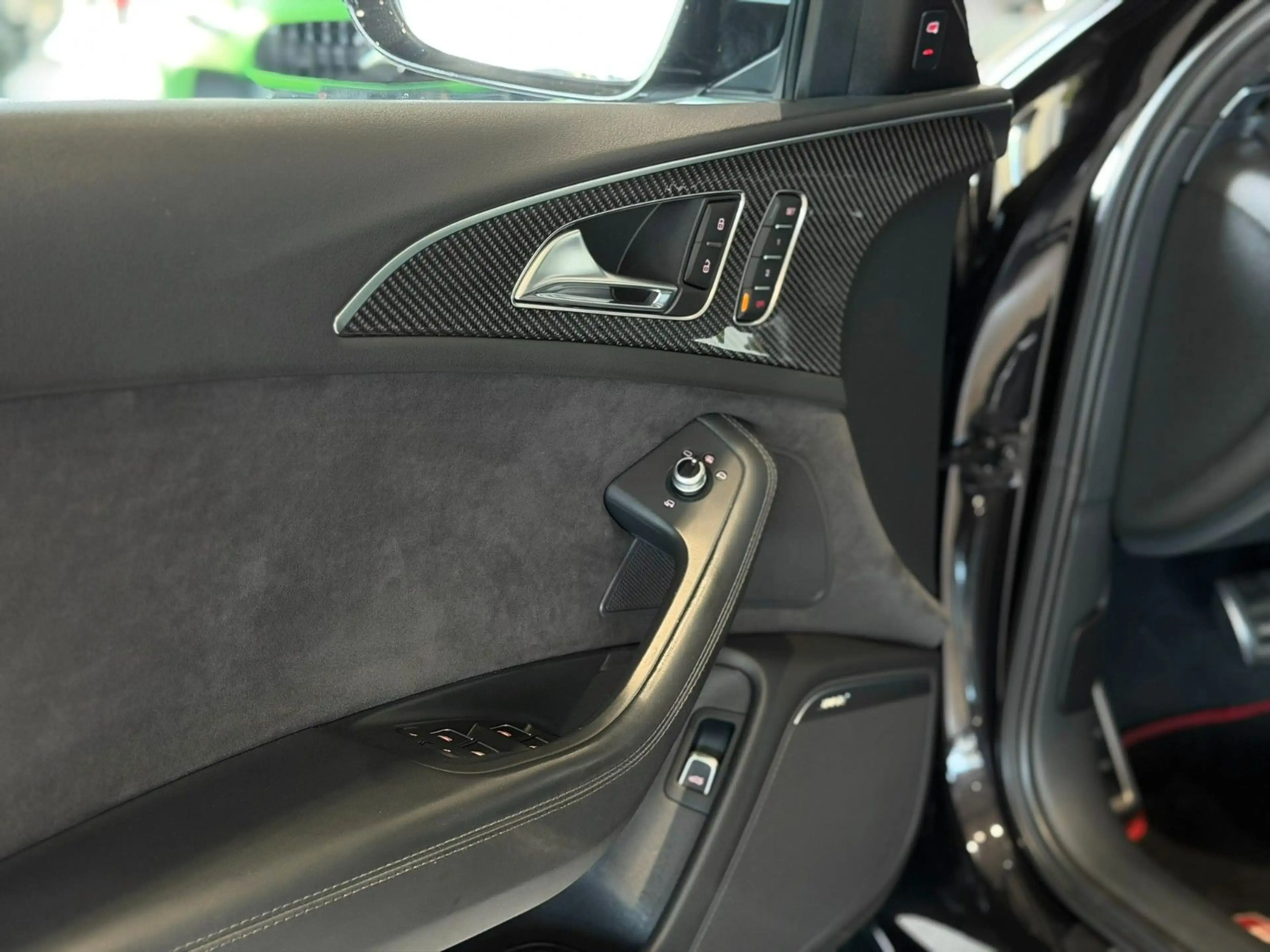Audi RS6 Avant *VMAX*Keramik*Pano*Massage*SBL* — photo 14