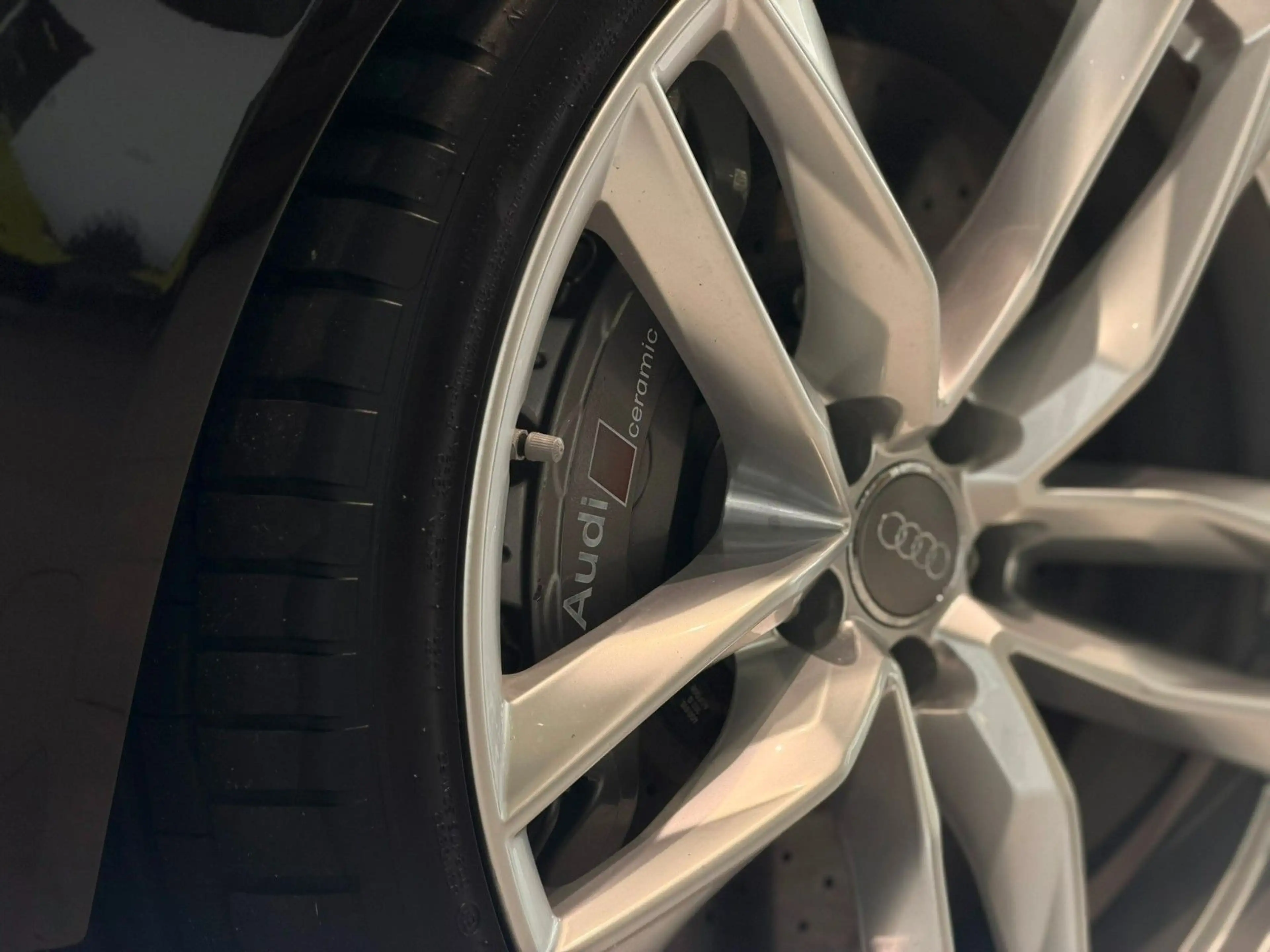 Audi RS6 Avant *VMAX*Keramik*Pano*Massage*SBL* — photo 13