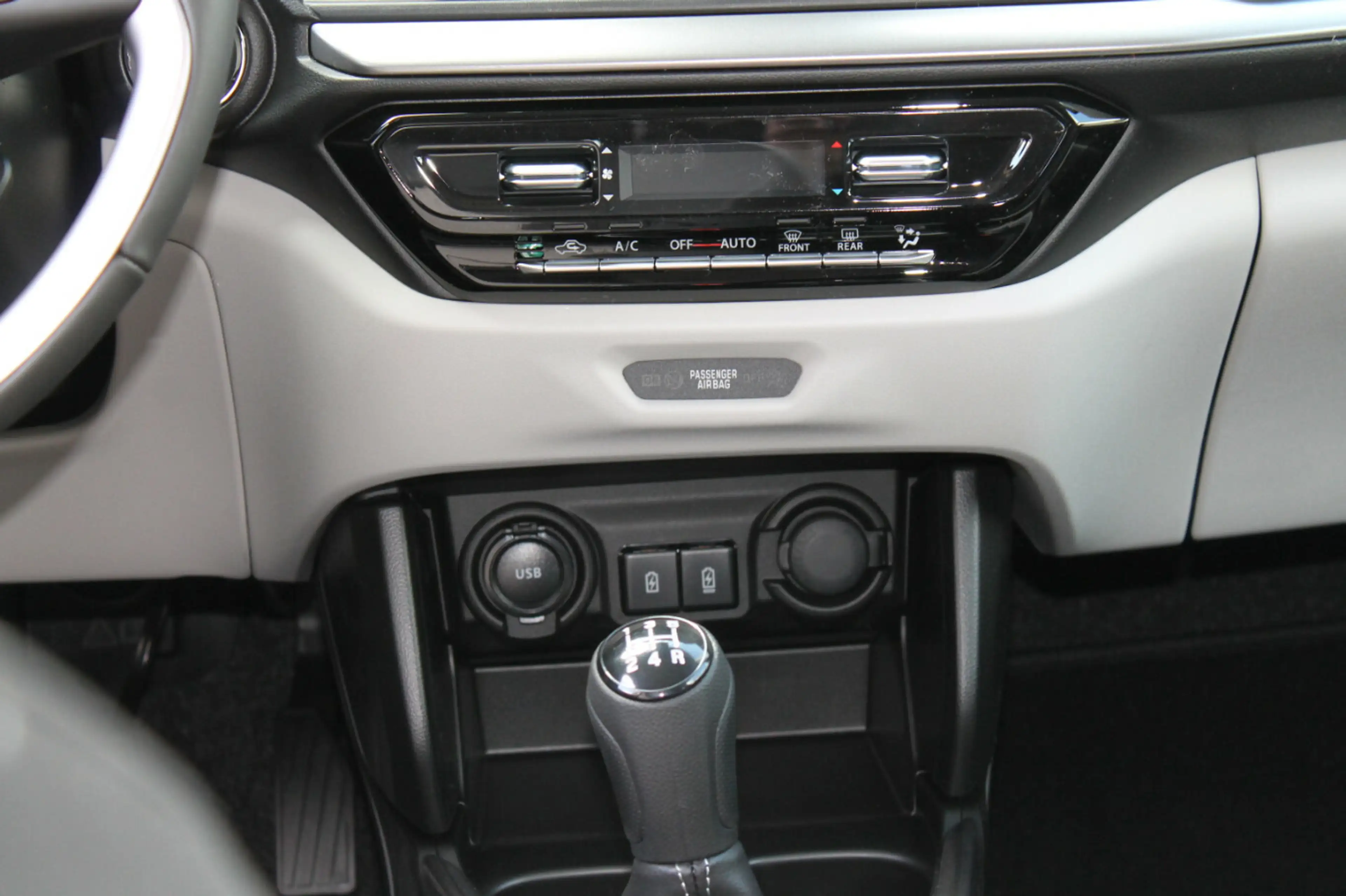 Suzuki Swift 1.2 Comfort+ Hybrid — photo 10