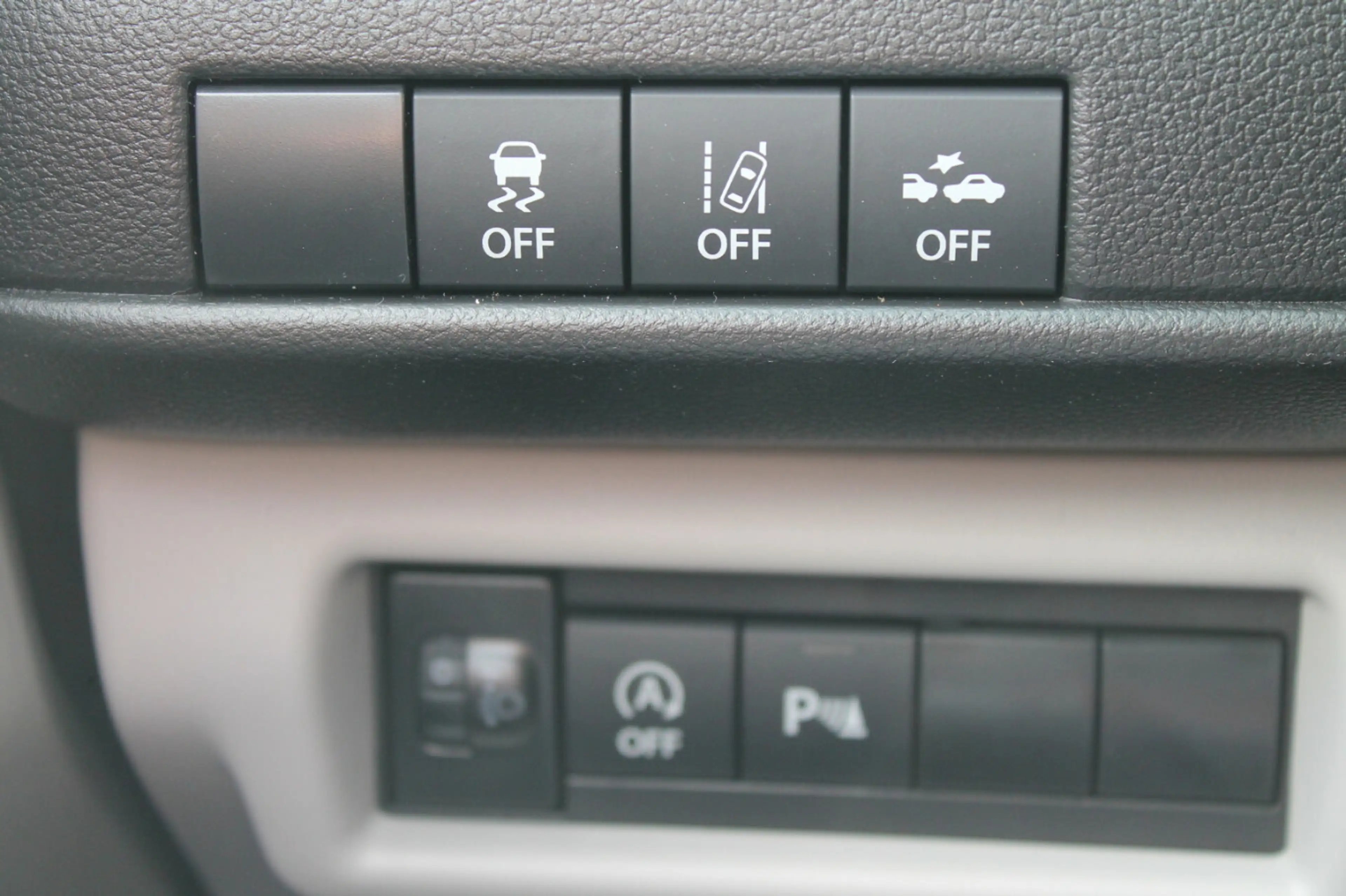 Suzuki Swift 1.2 Comfort+ Hybrid — photo 6