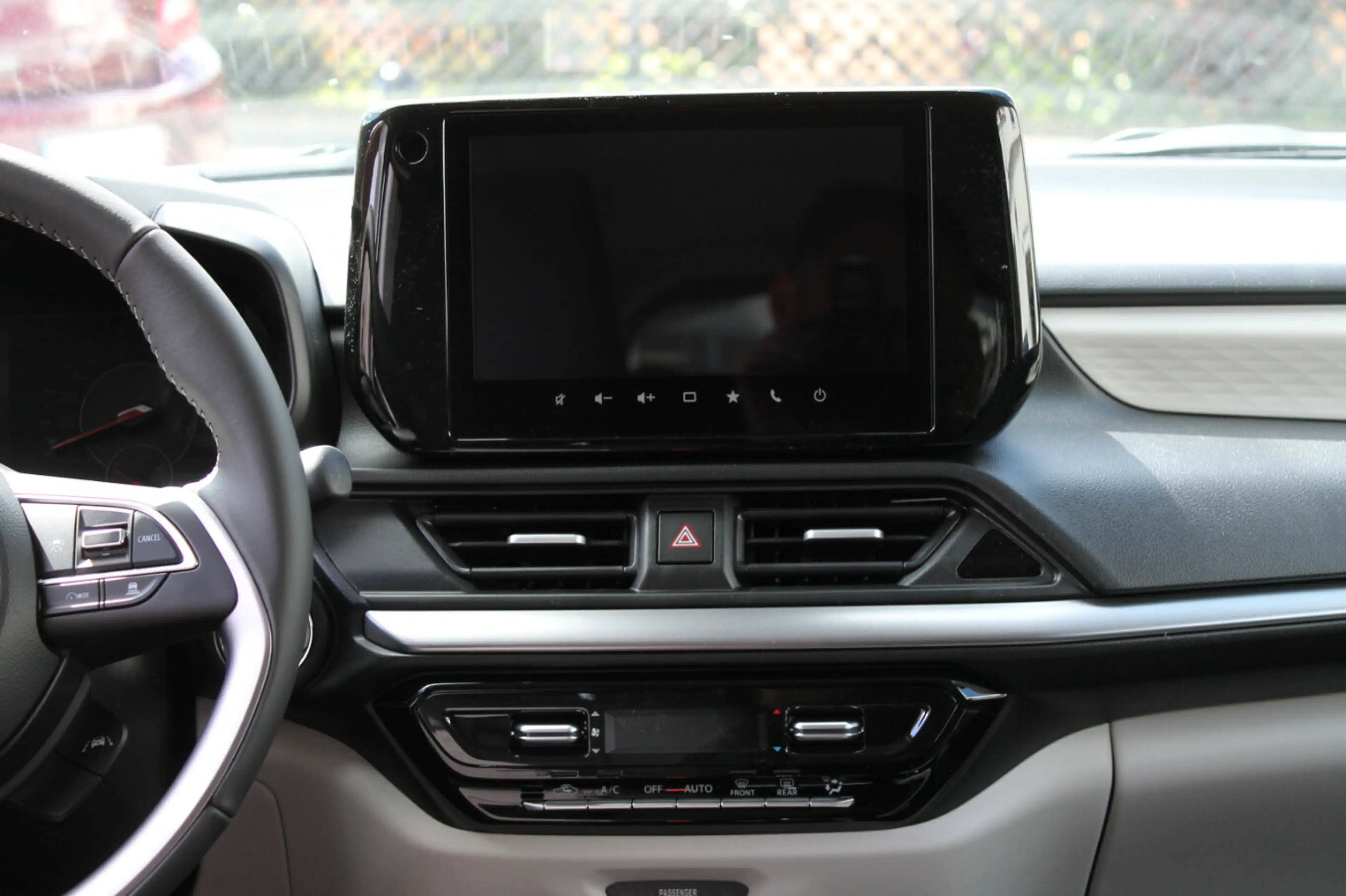 Suzuki Swift 1.2 Comfort+ Hybrid — photo 9