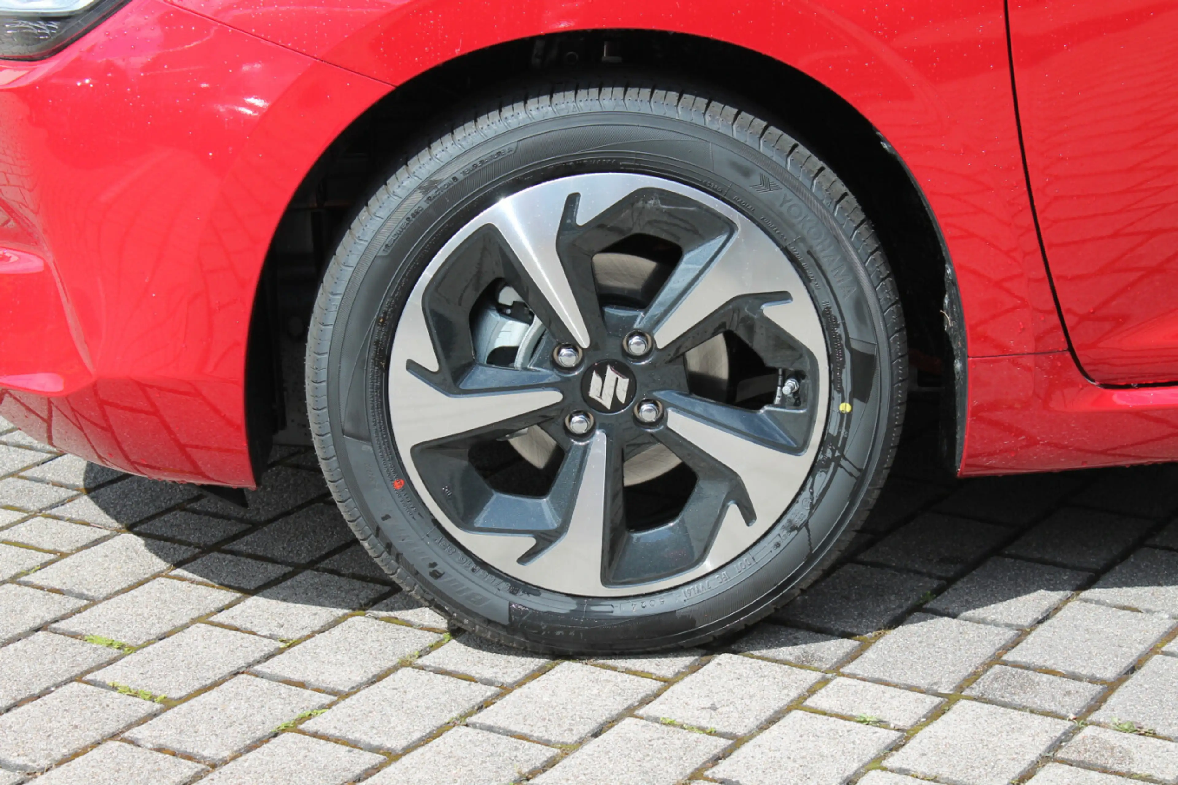 Suzuki Swift 1.2 Comfort+ Hybrid — photo 3