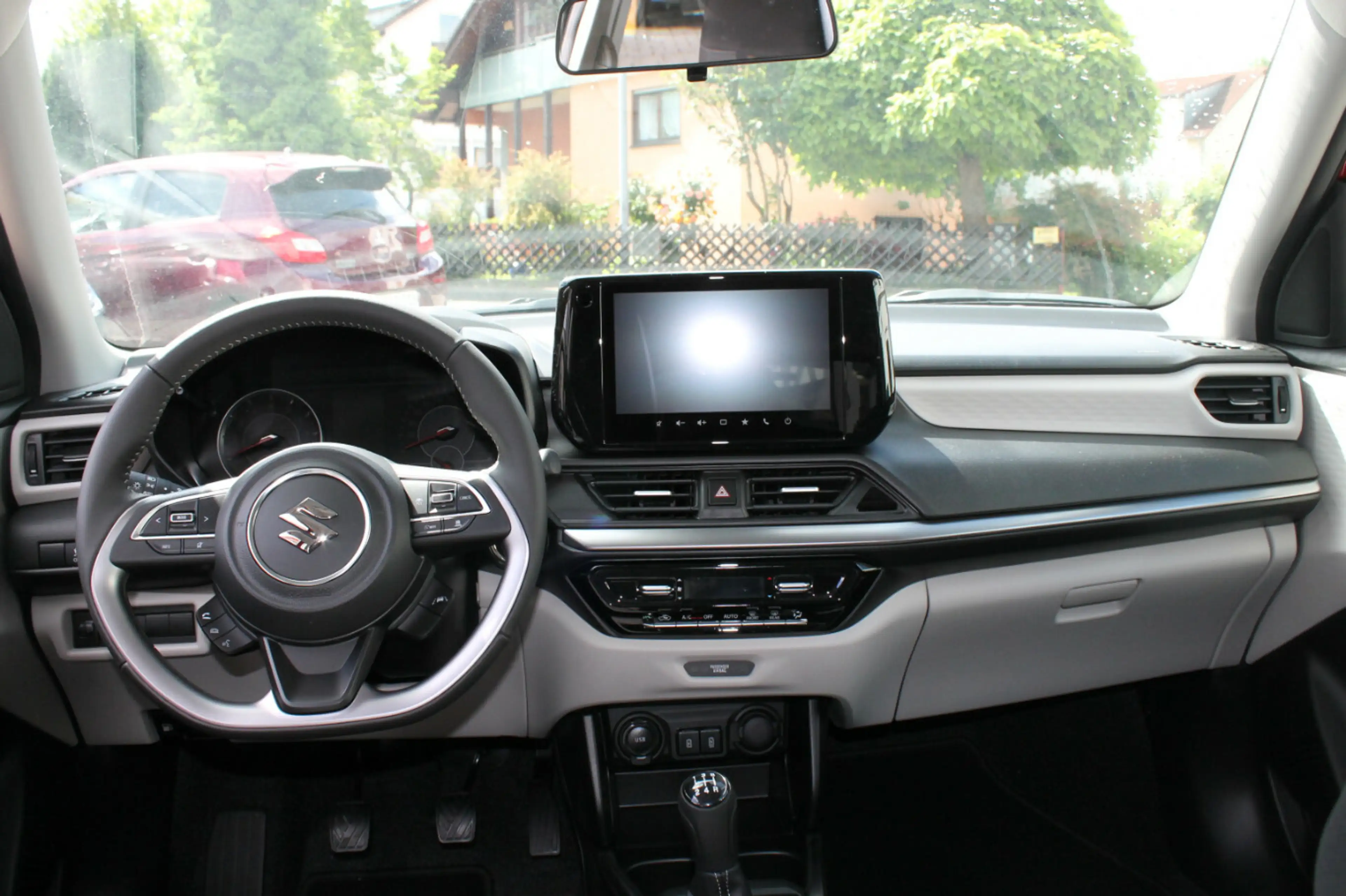 Suzuki Swift 1.2 Comfort+ Hybrid — photo 5