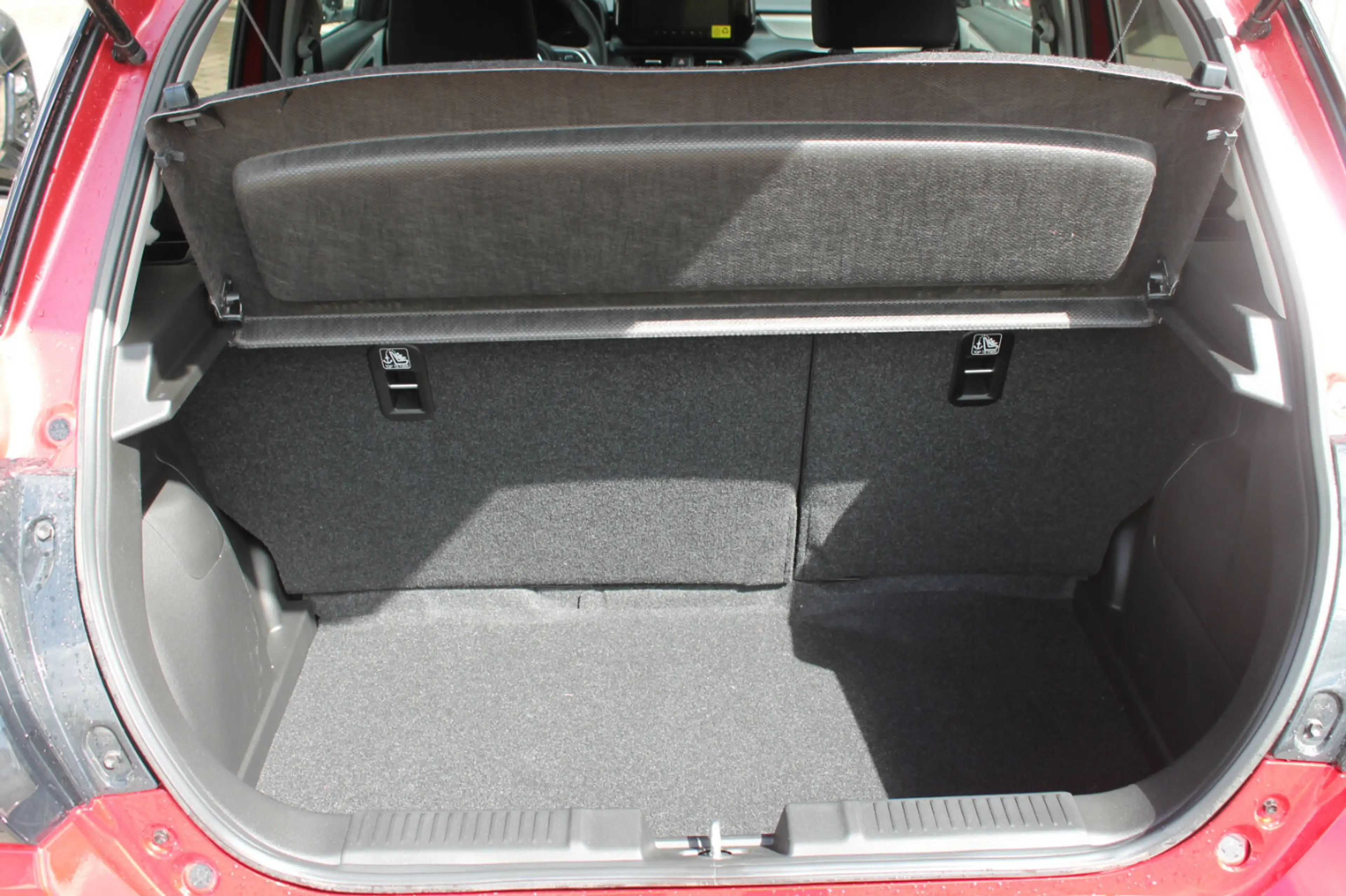 Suzuki Swift 1.2 Comfort+ Hybrid — photo 15