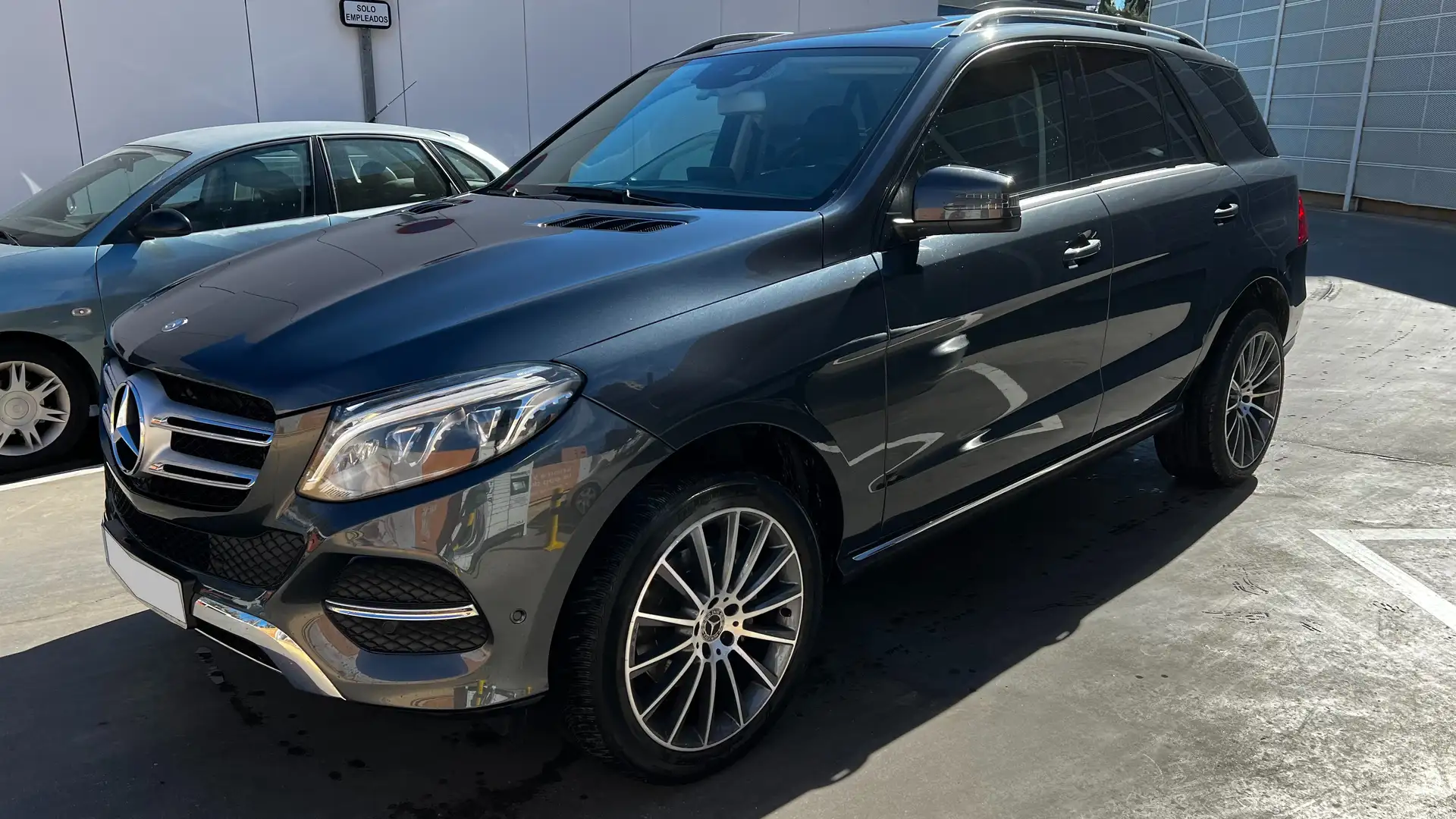 Mercedes-Benz GLE 350 GLE 350d 4Matic Aut. Gris - 2
