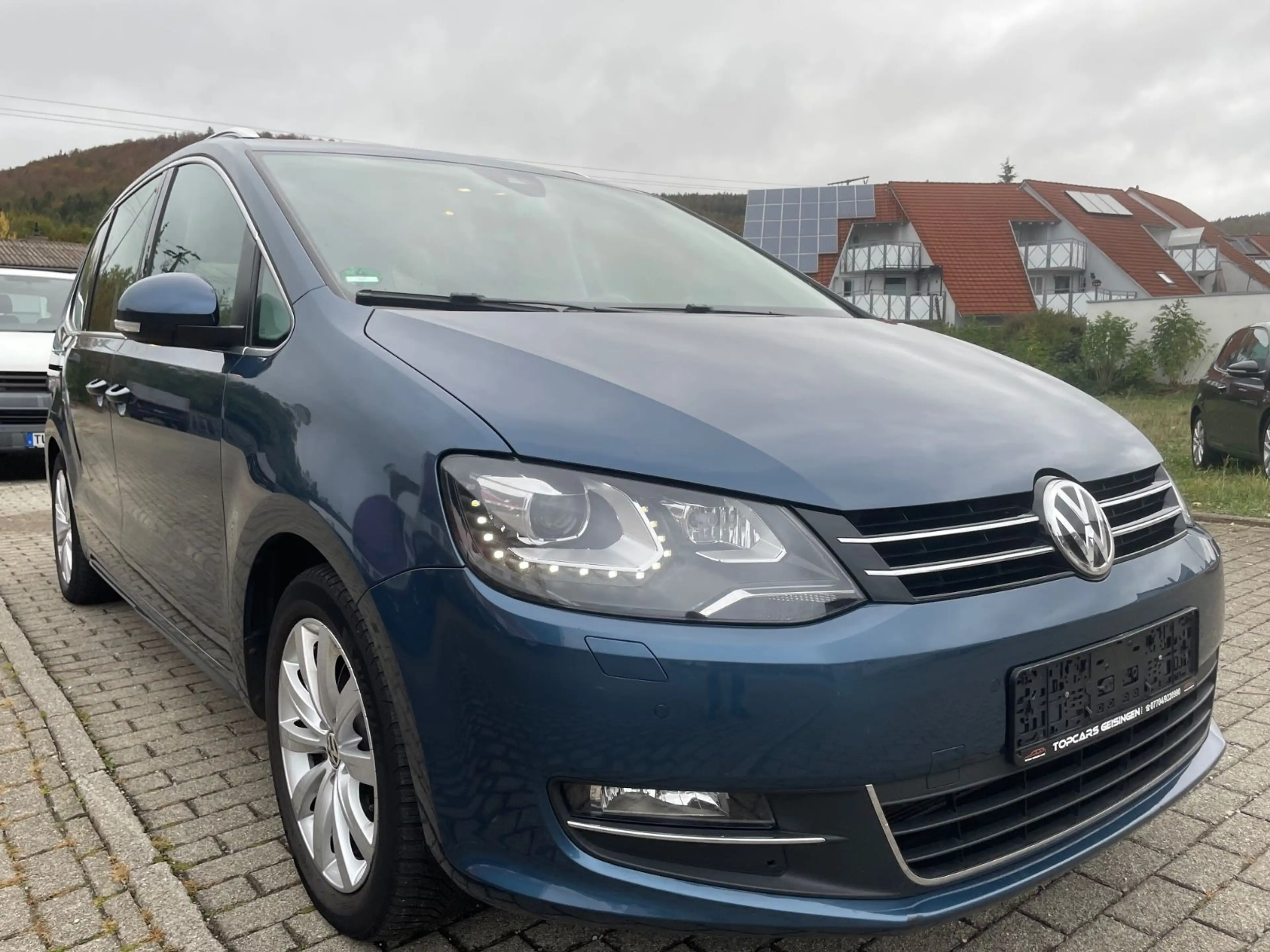 Volkswagen Sharan TDI DSG HIGH XENON/PANO/AHK/NAVI/7-SITZER — photo 3