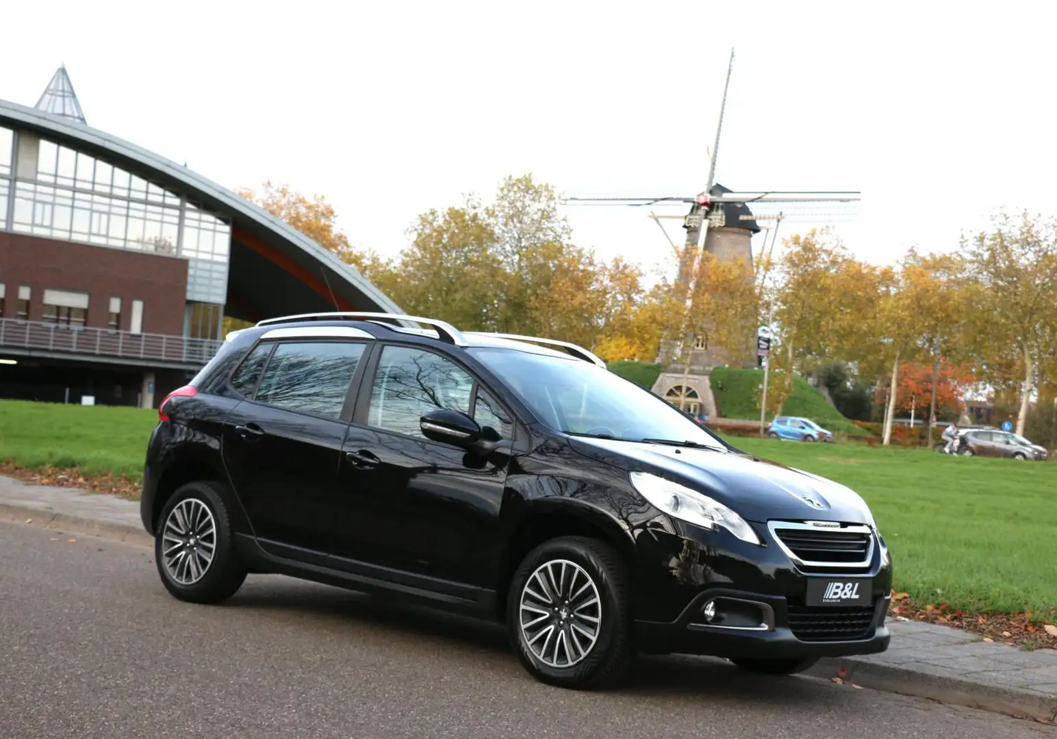 Peugeot 2008 1.2 PureTech Active LED Panoramadak Parkeersensor Negro - 1