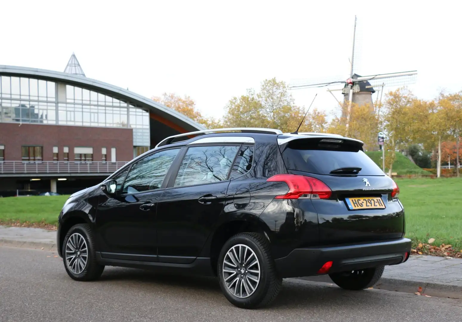Peugeot 2008 1.2 PureTech Active LED Panoramadak Parkeersensor Negro - 2