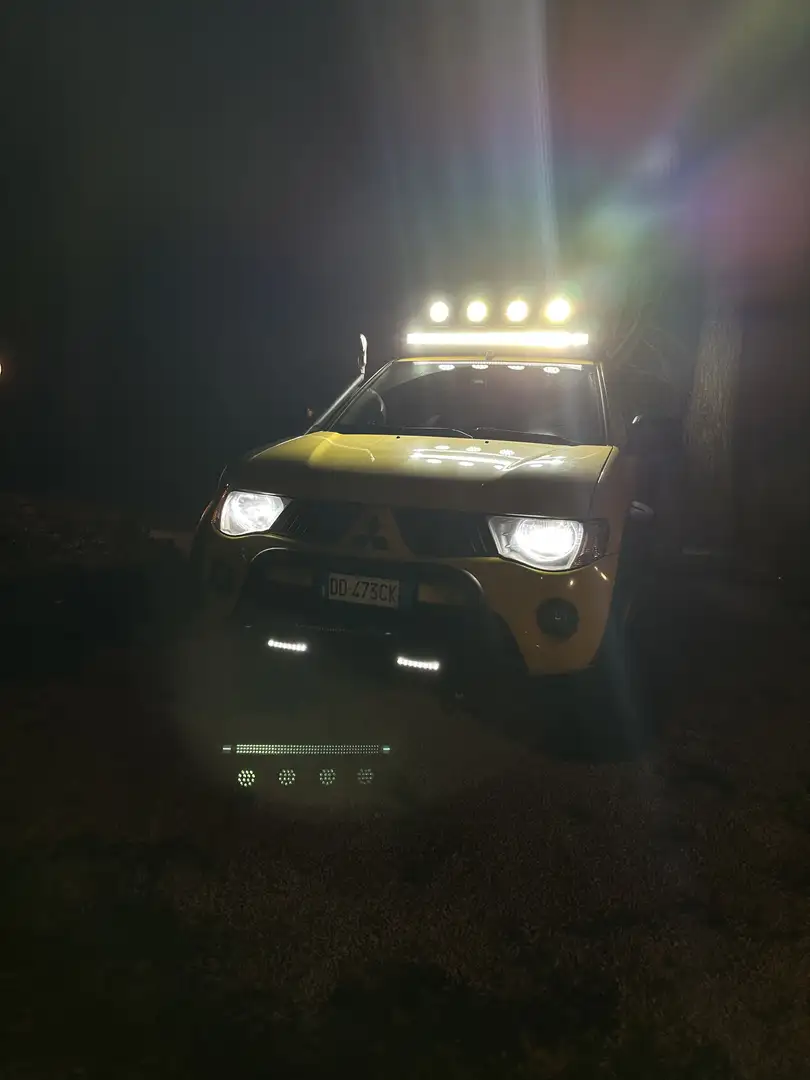 Mitsubishi L200 d.cab 2.5 di-d Intense - 1