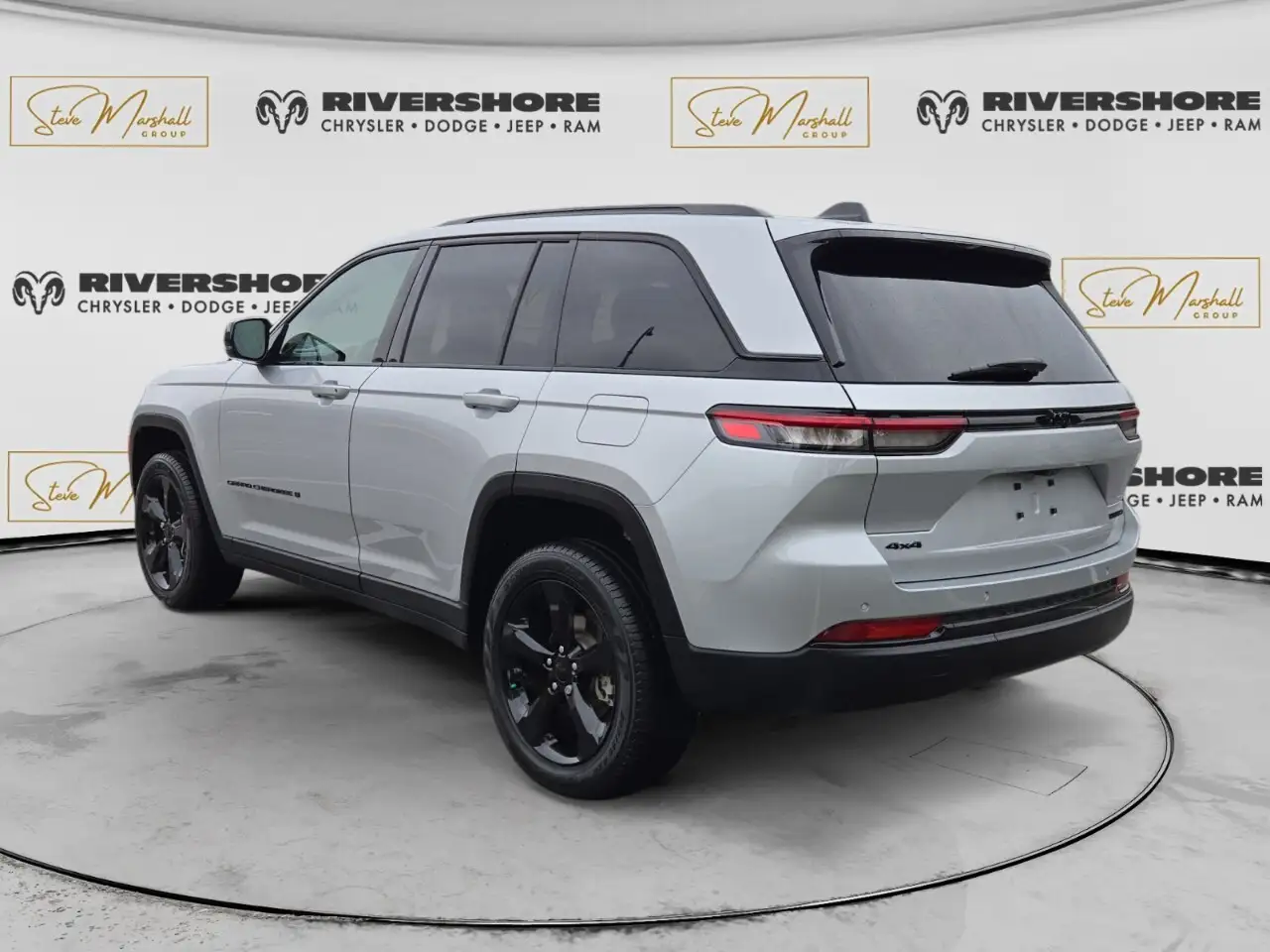 Jeep Grand Cherokee снимка Jeep Grand Cherokee