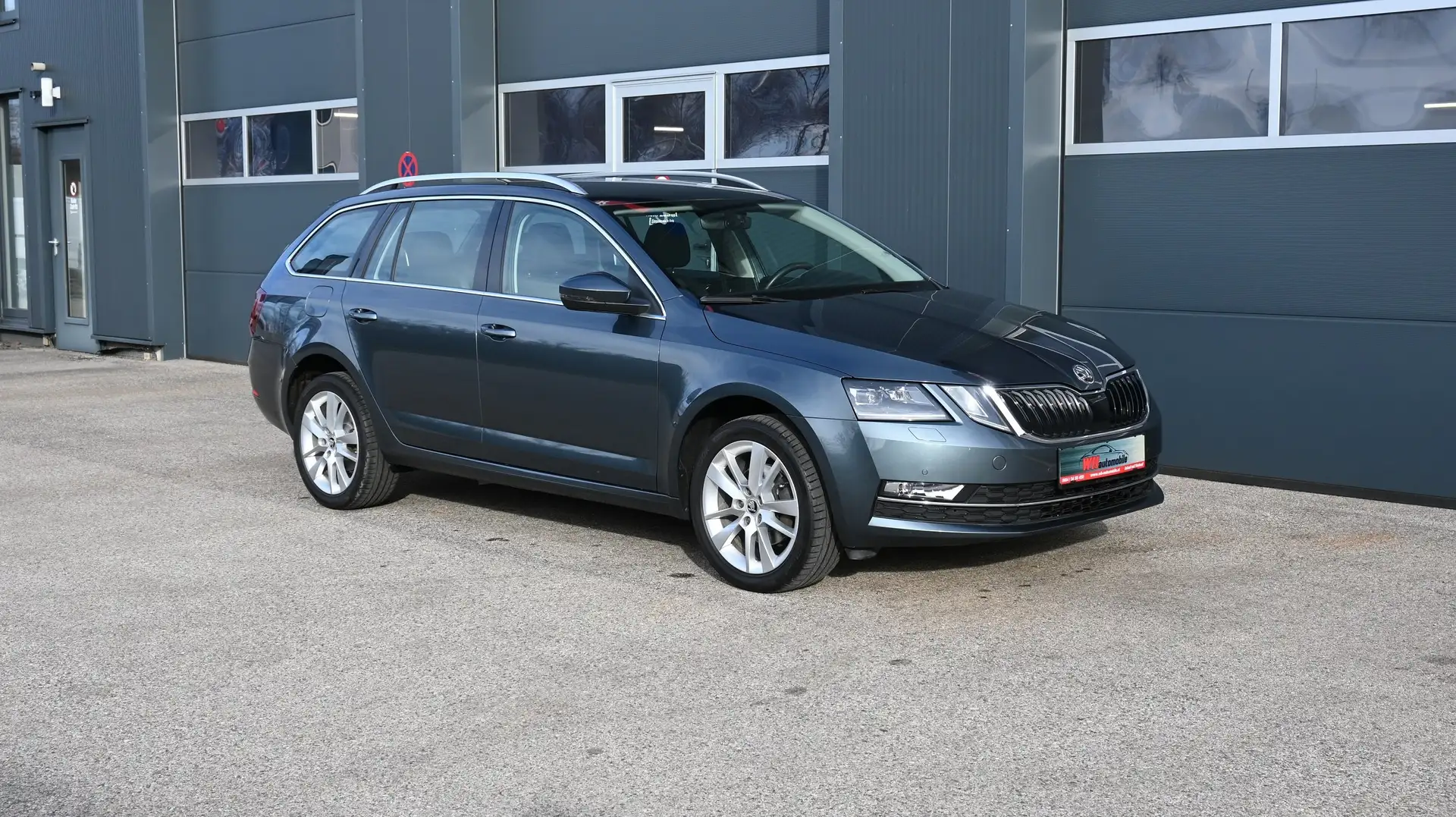 Skoda Octavia Style Limited 4x4 / 1.Besitz / Gris - 2