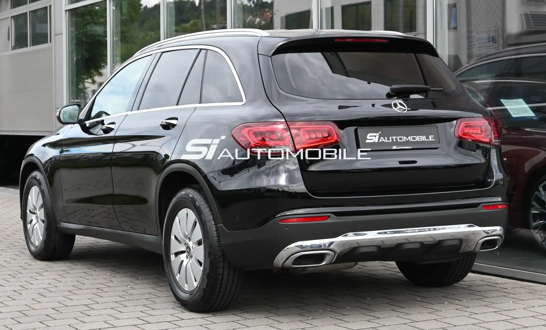 Mercedes-Benz GLC 300 d 4Matic *ACC*PANORAMA*STANDHEIZ*360°KAM*KEYLE Schwarz - 2