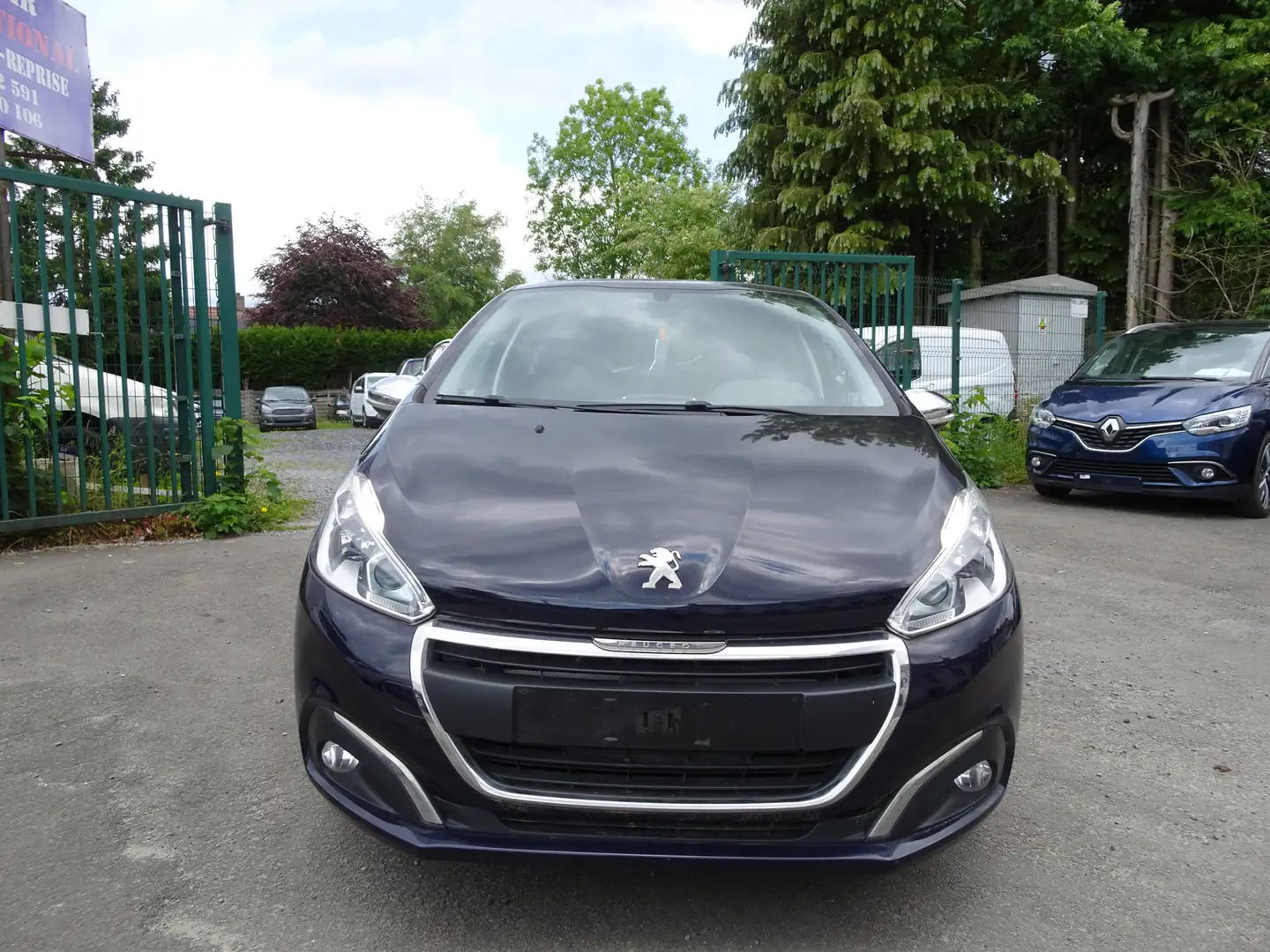 Peugeot 208 1.2i PureTech Style "distribution changée" Bleu - 1