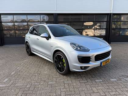 Porsche Cayenne S E-HYBRID PLATINUM EDITION