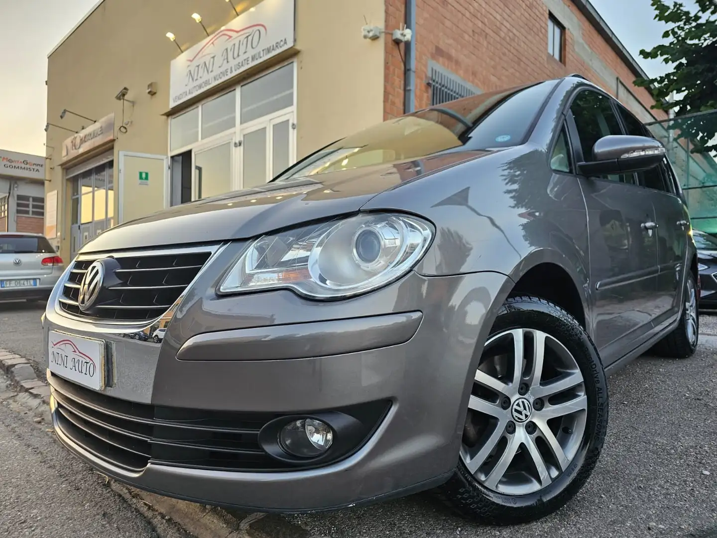 Volkswagen Touran 1.9 TDI 105cv Trendline*5Posti*Unipro* Gris - 1