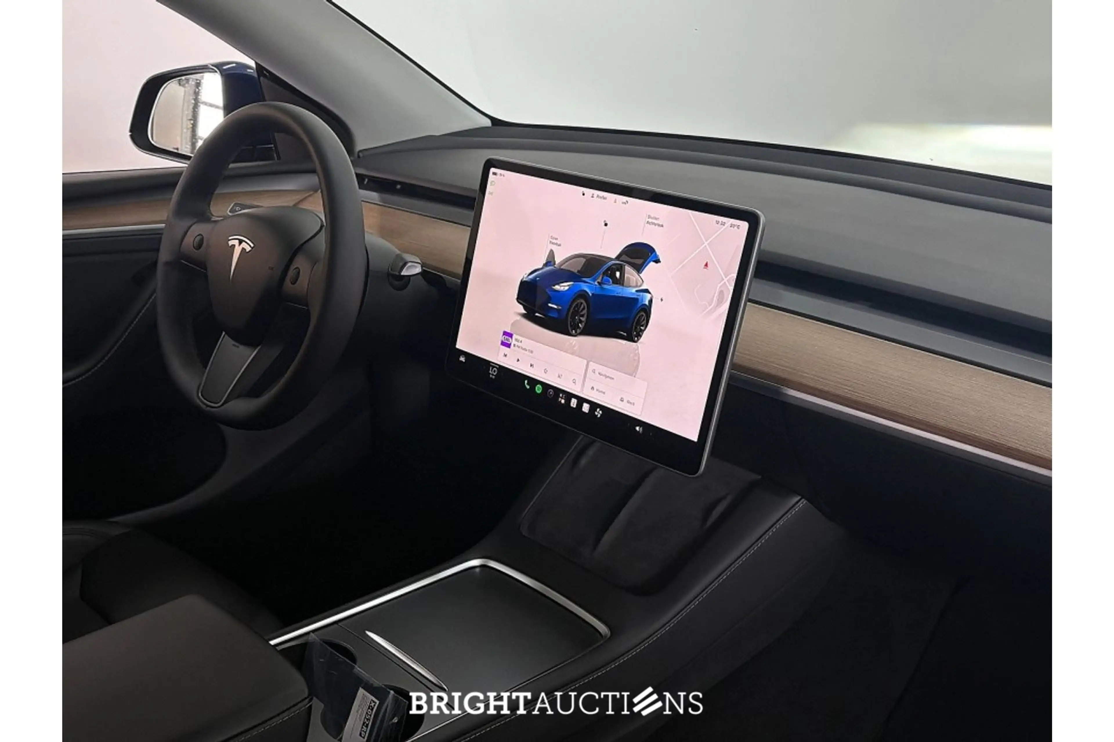 Tesla Model Y Long Range AWD 75 kWh — photo 14