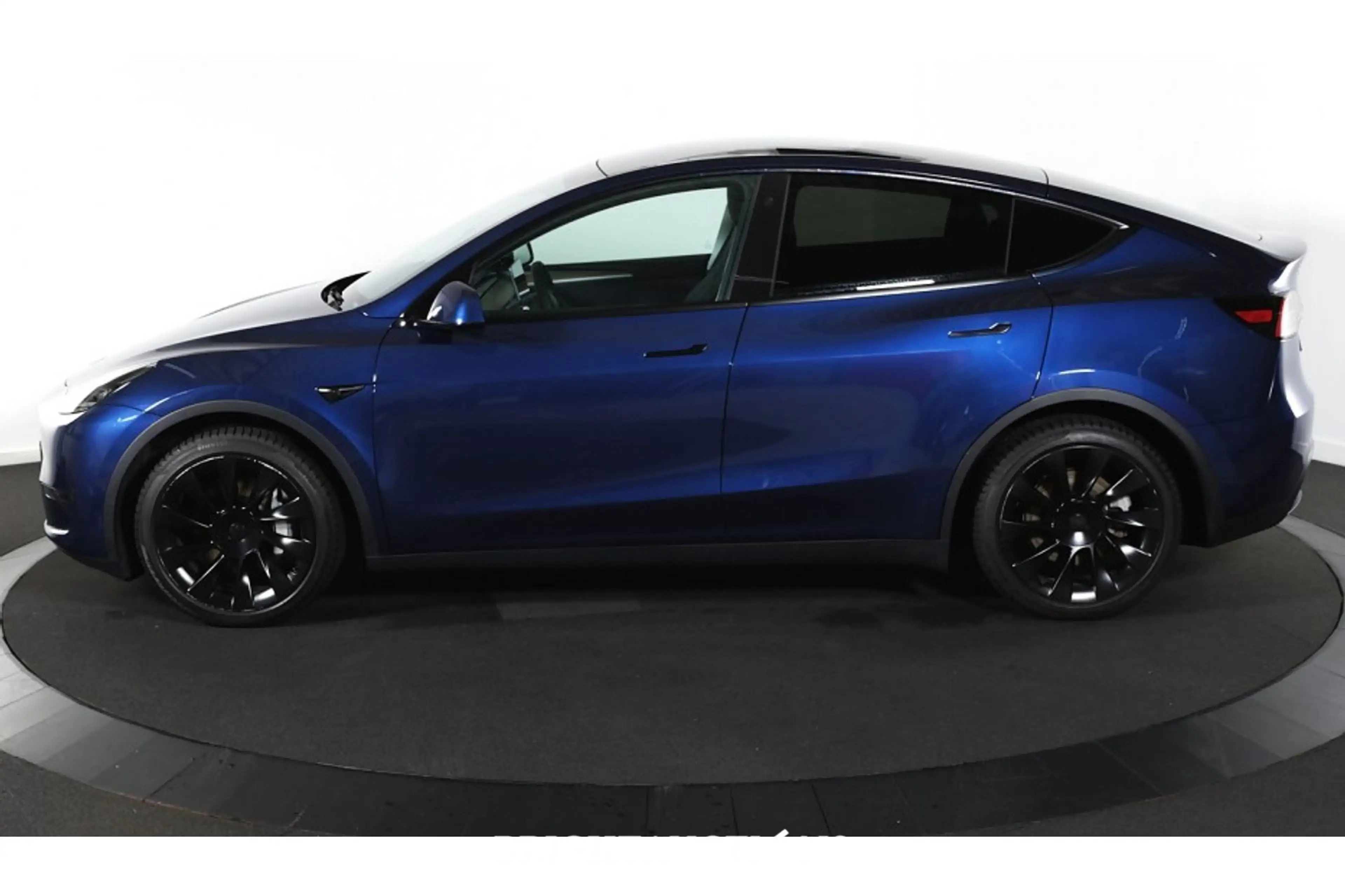 Tesla Model Y Long Range AWD 75 kWh — photo 7