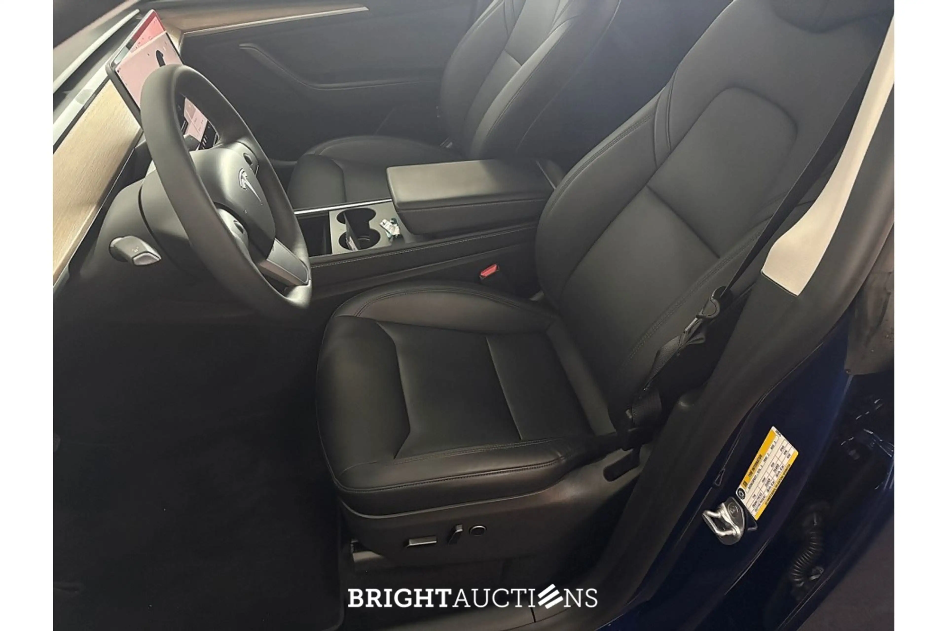Tesla Model Y Long Range AWD 75 kWh — photo 11