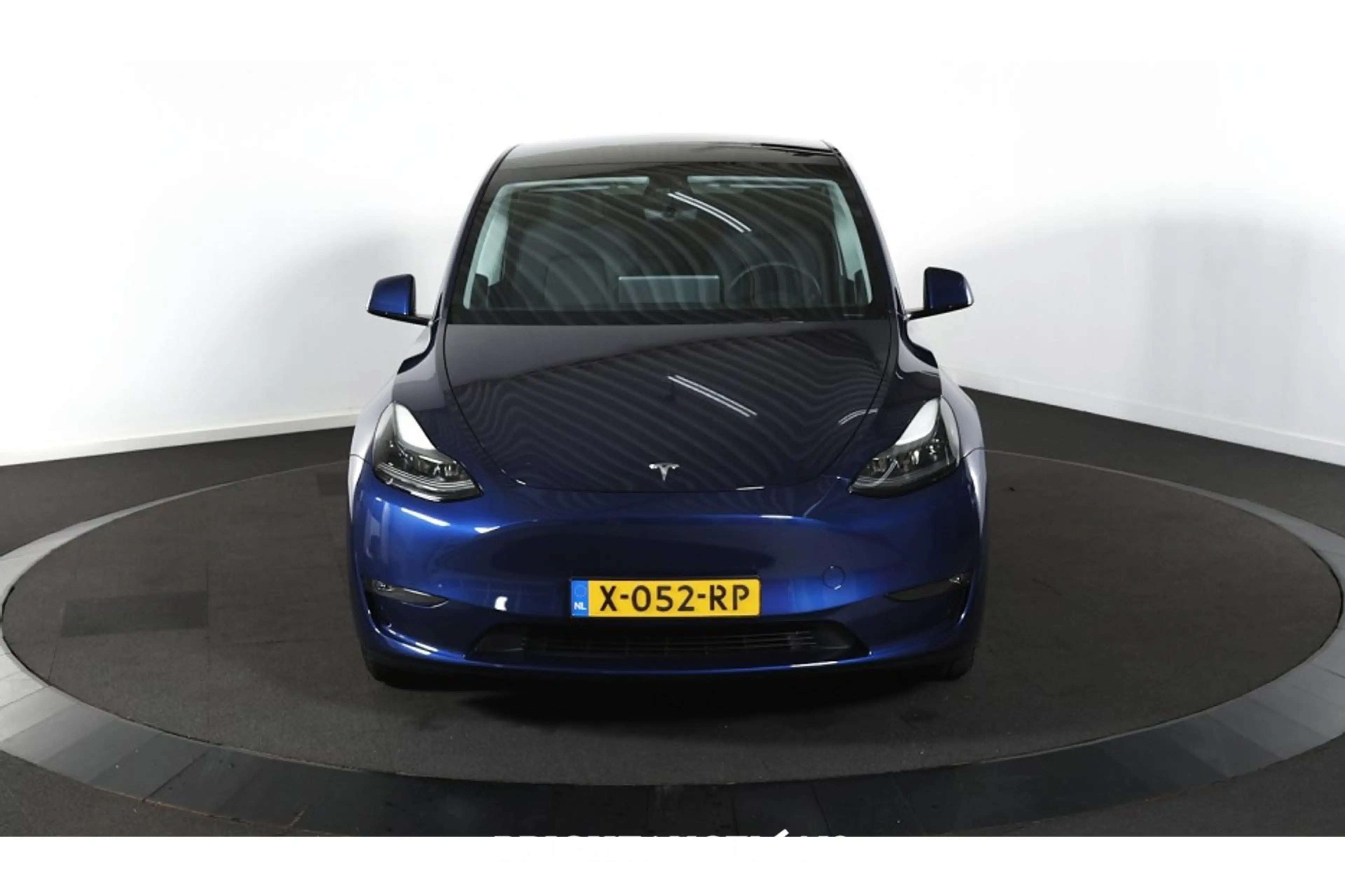 Tesla Model Y Long Range AWD 75 kWh — photo 4