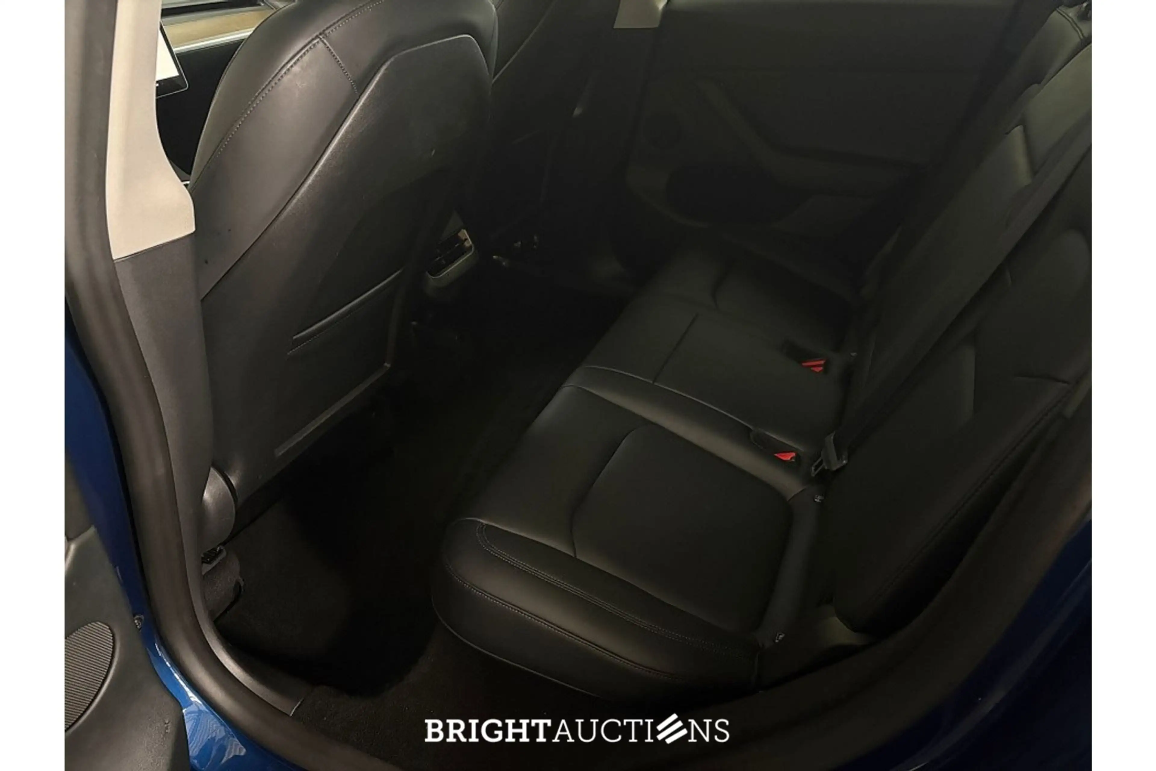 Tesla Model Y Long Range AWD 75 kWh — photo 13