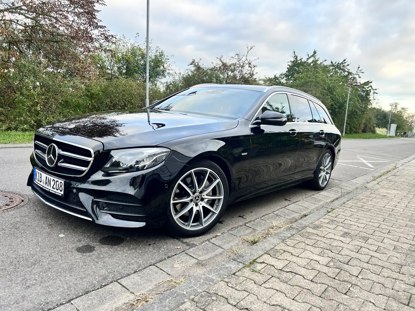 Mercedes-Benz E 300 d 9G-TRONIC Sportstyle Edition - 1