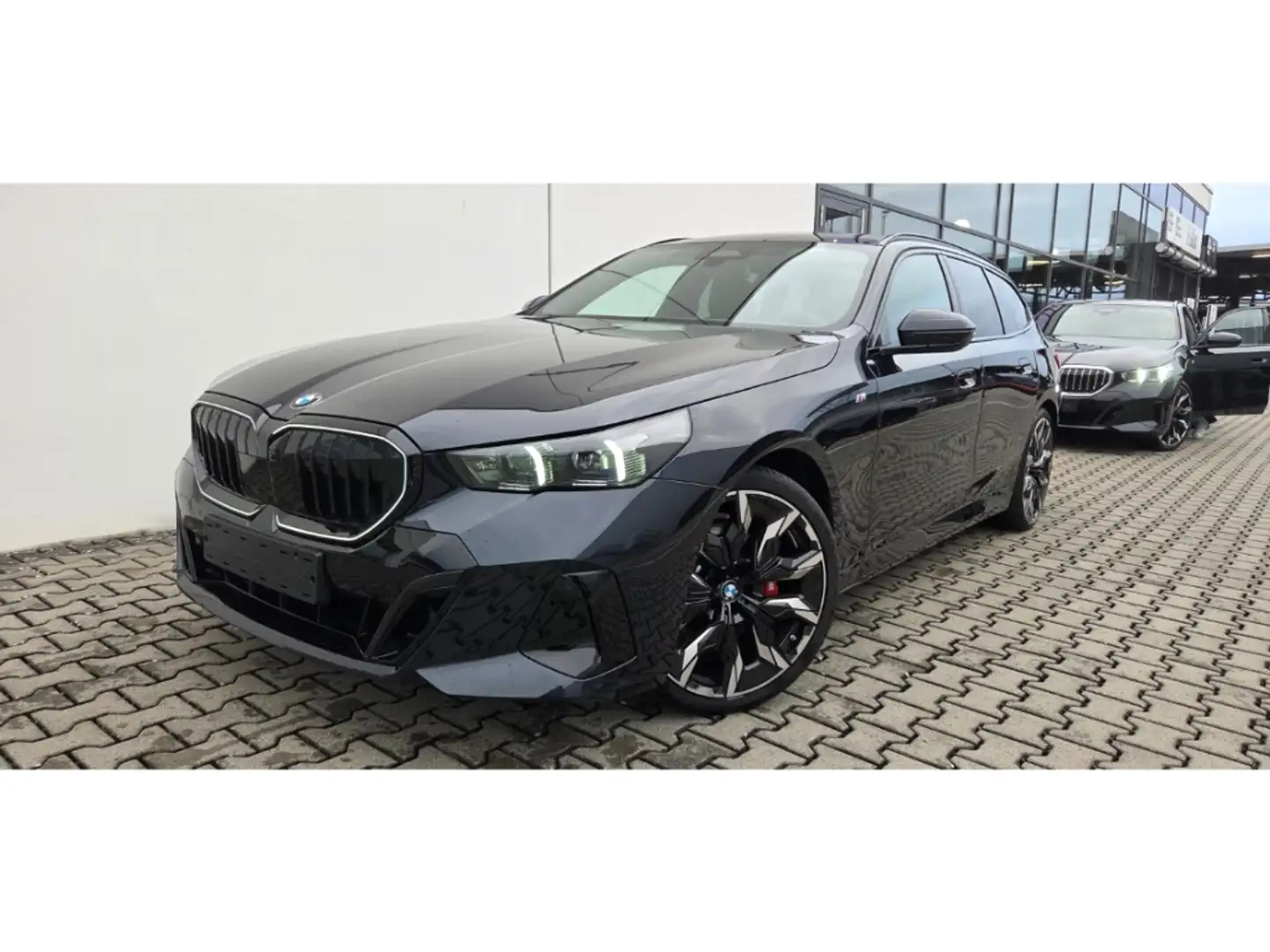 BMW 520 iA M-Sport Pro Touring Sportpaket HUD AHK-klappbar Schwarz - 1