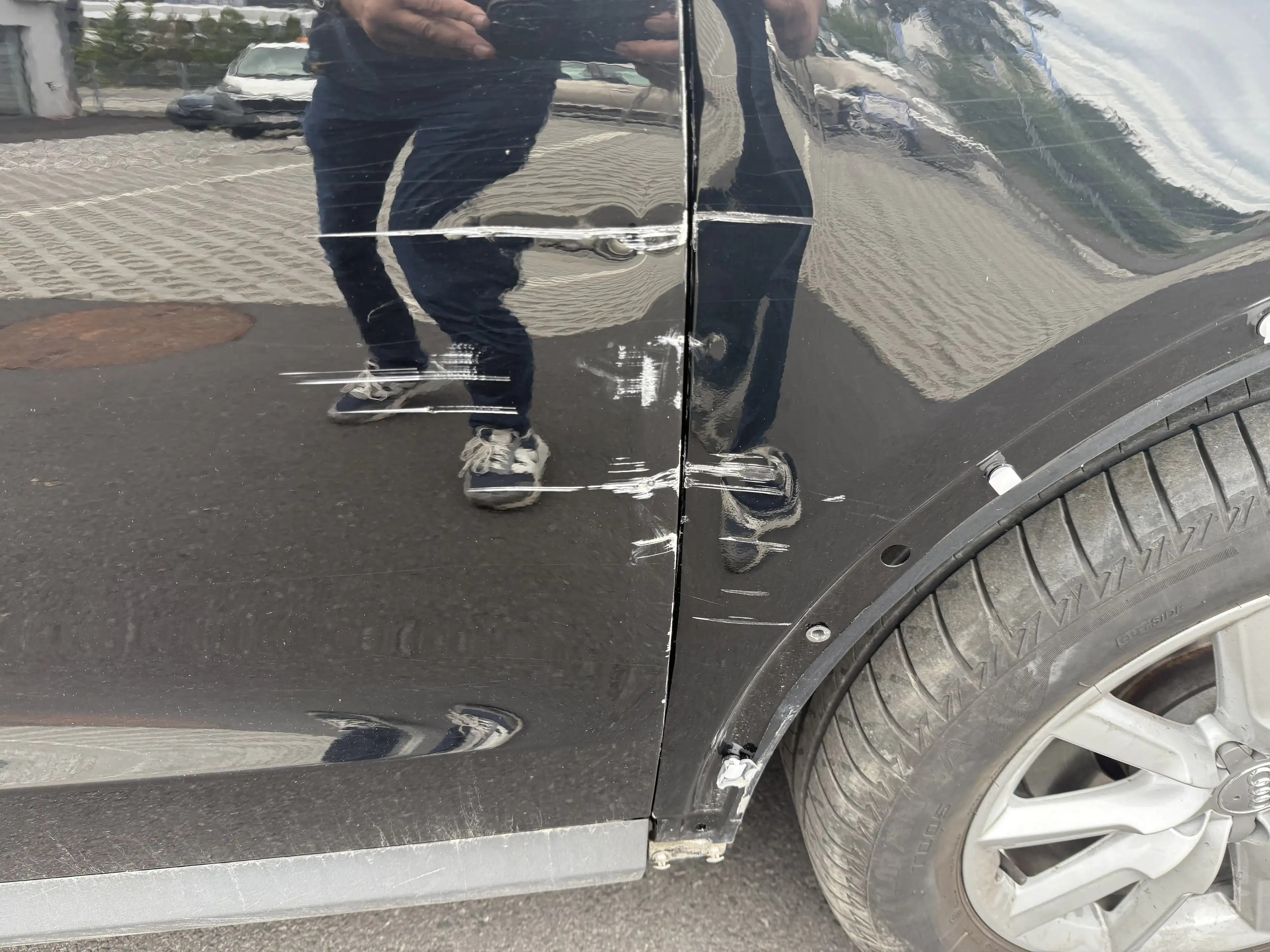 Audi Q3 Unfallwagen — photo 7