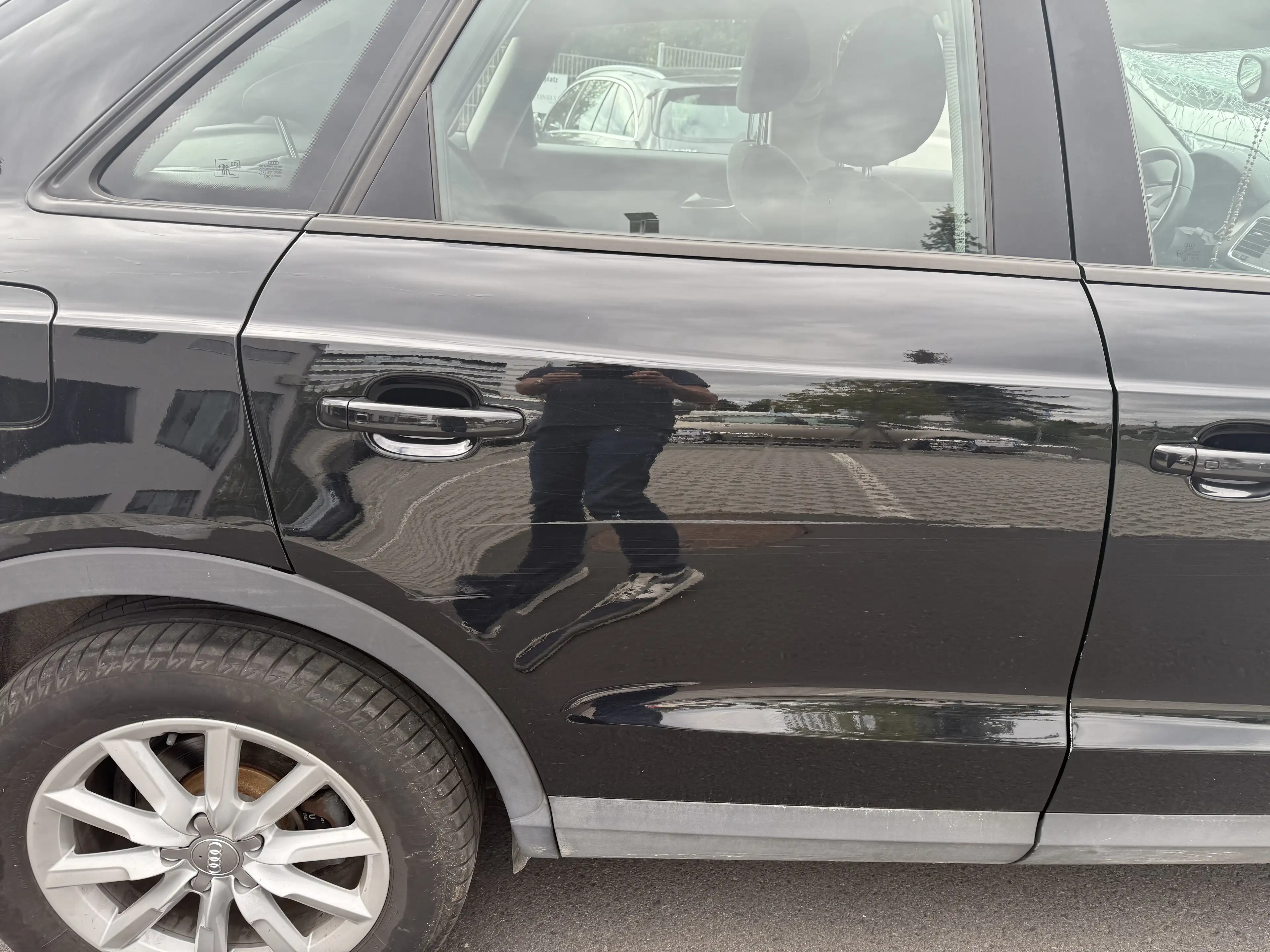 Audi Q3 Unfallwagen — photo 11