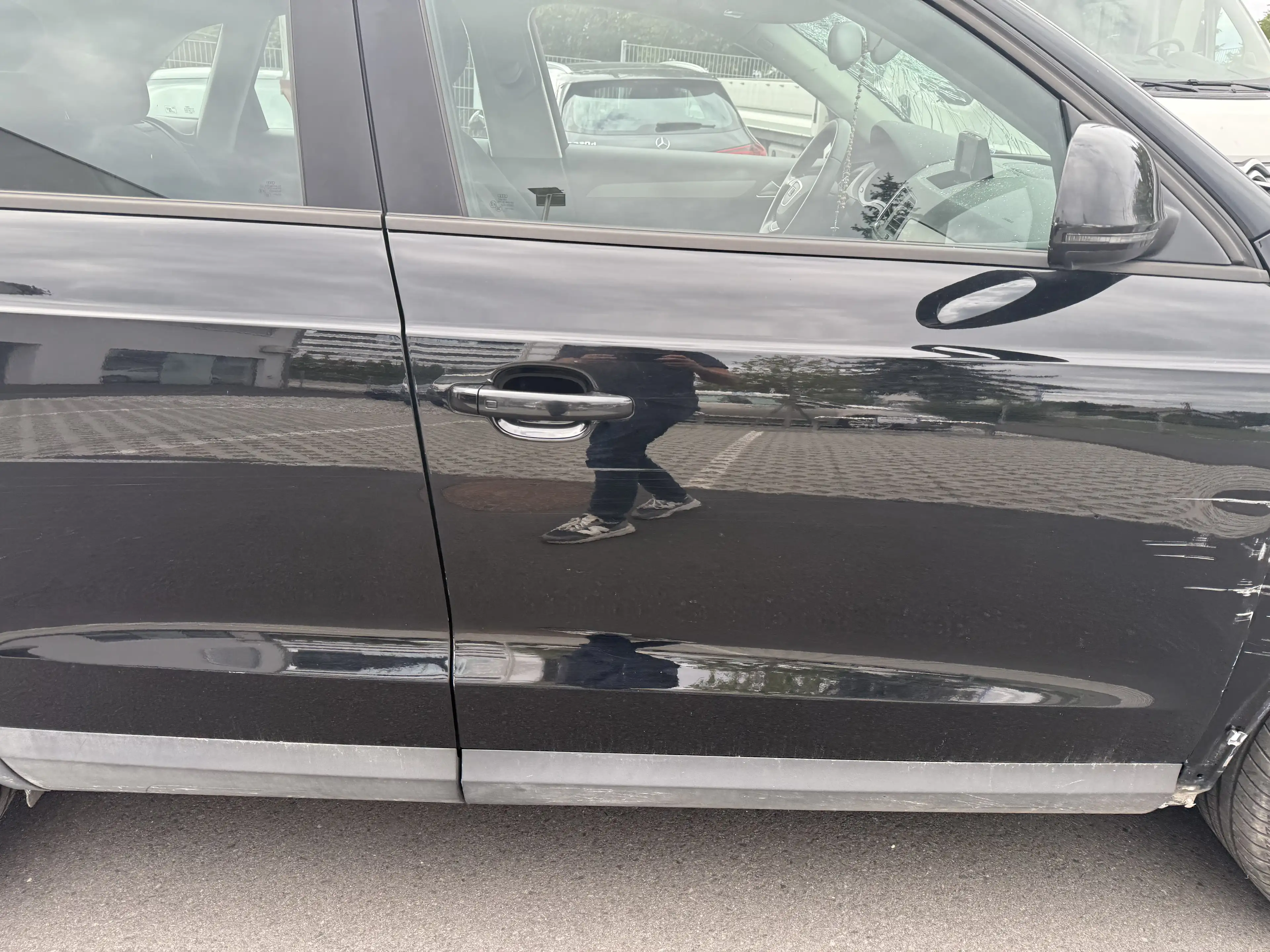 Audi Q3 Unfallwagen — photo 12
