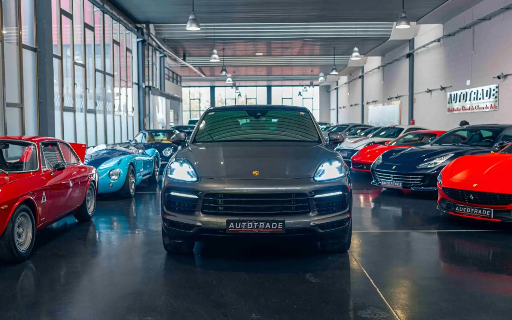 Porsche Cayenne S Coupé Aut. Gris - 2