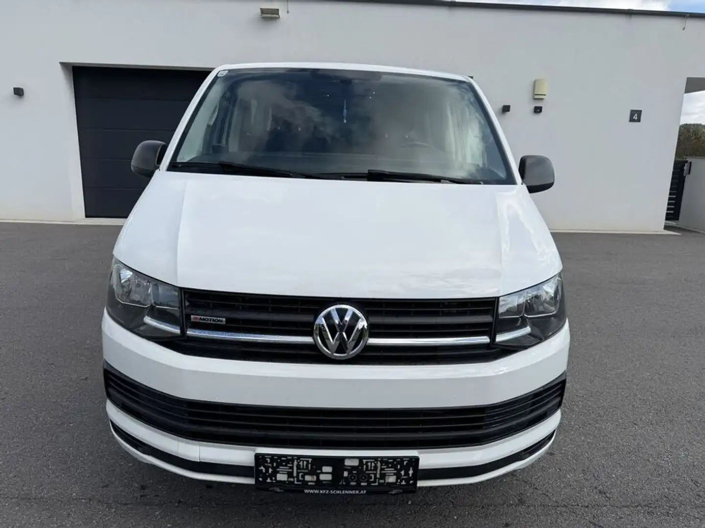 Volkswagen T6 Multivan Trendline 2,0 TDI 4Motion BMT Weiß - 2