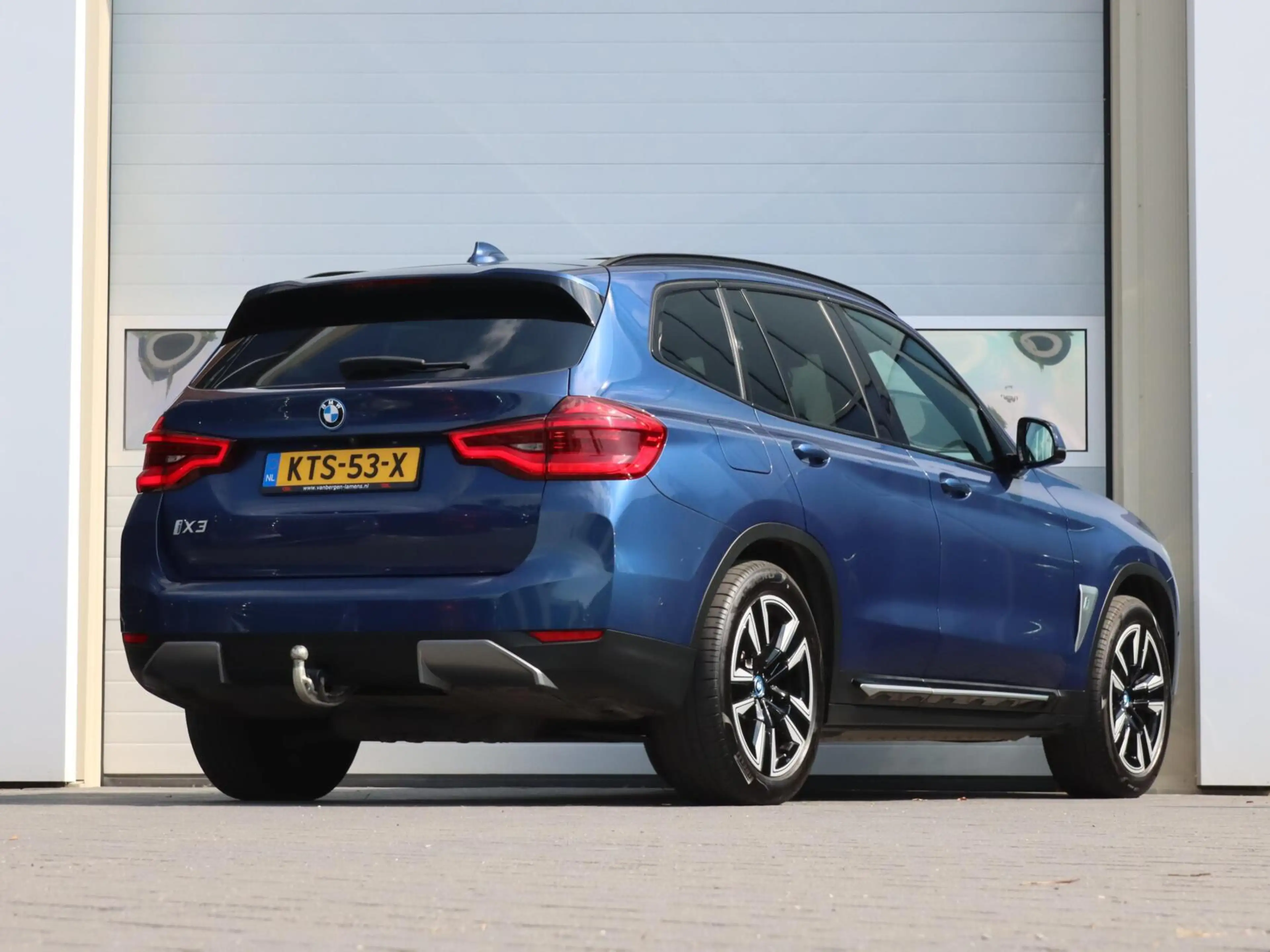 BMW iX3 High Executive 80 kWh| Panoramadak | SOH 93,7% — photo 3