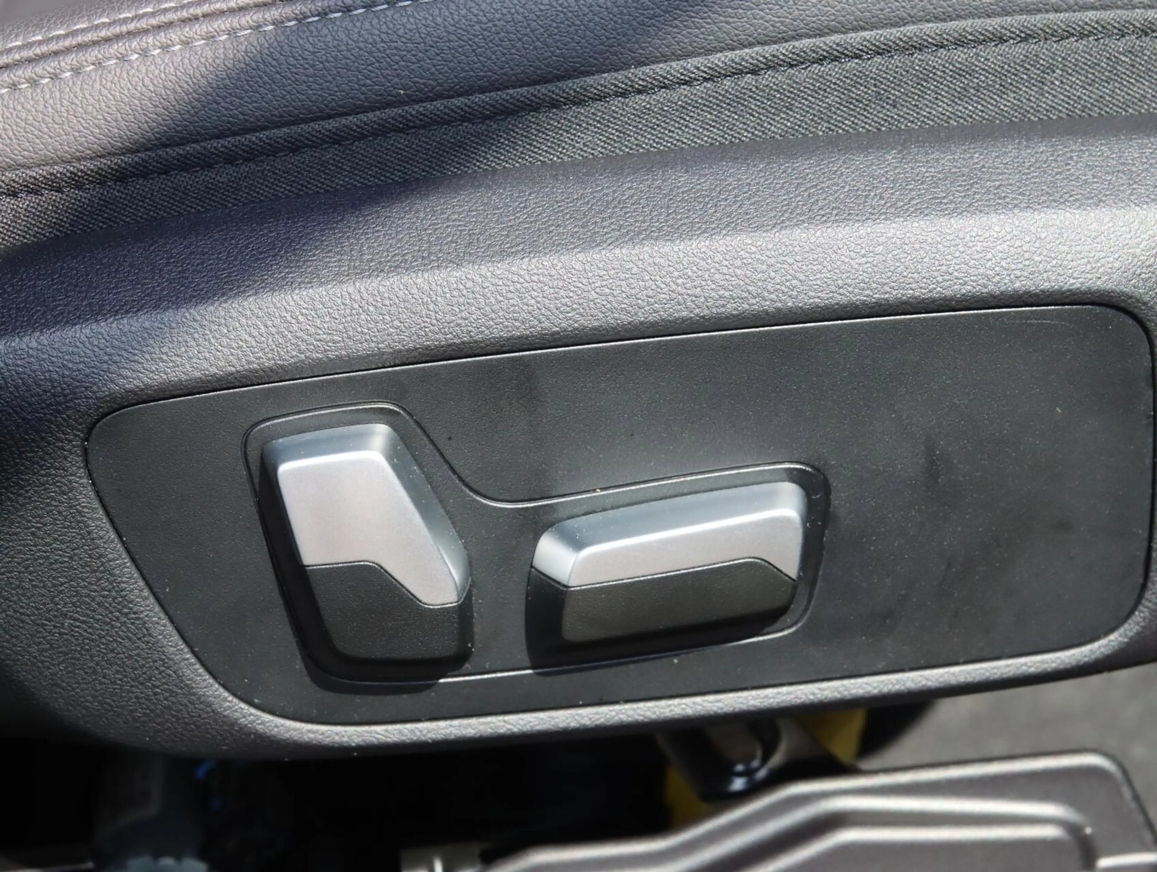 BMW iX3 High Executive 80 kWh| Panoramadak | SOH 93,7% — photo 38
