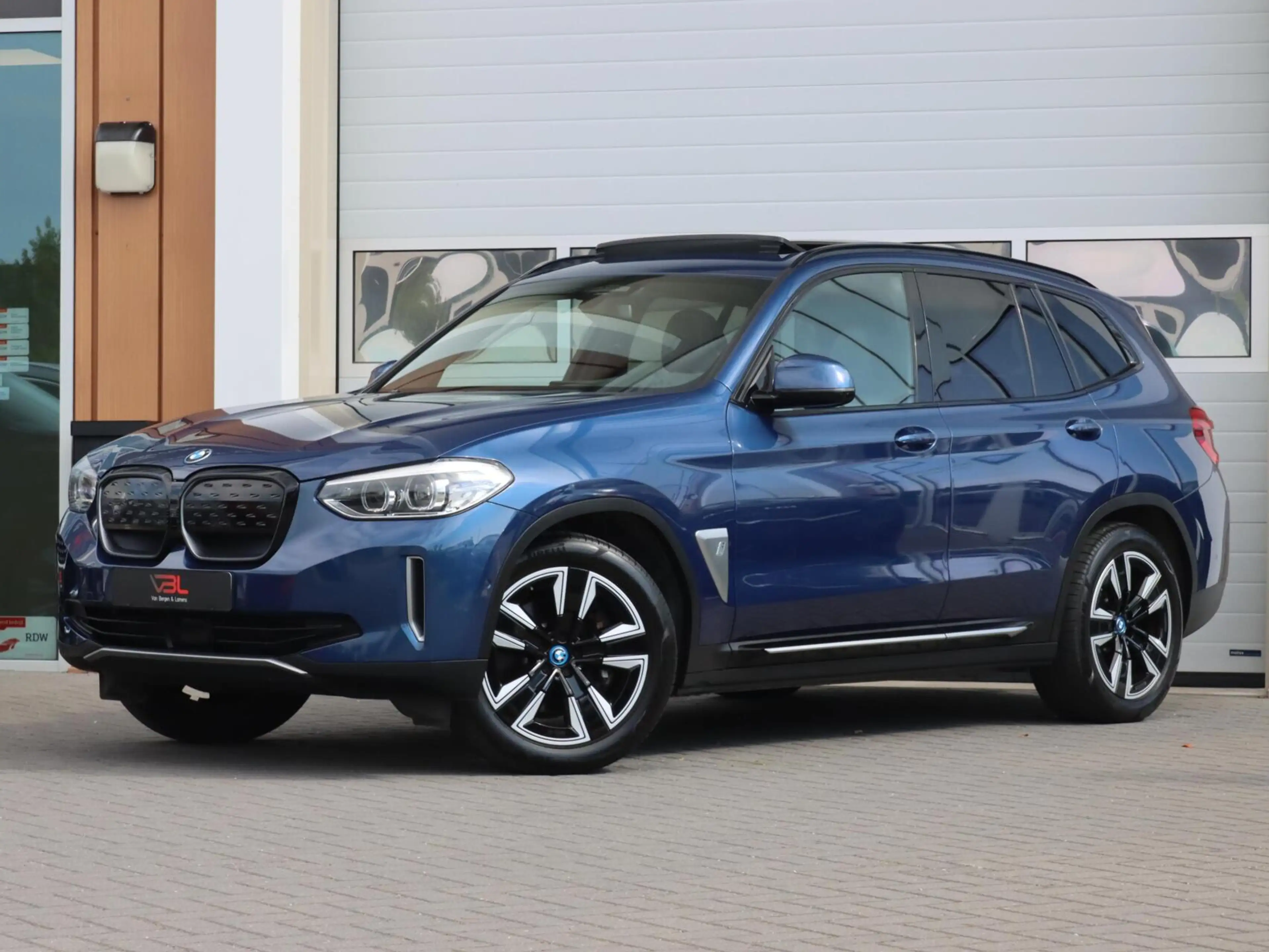 BMW iX3 High Executive 80 kWh| Panoramadak | SOH 93,7% — photo 50