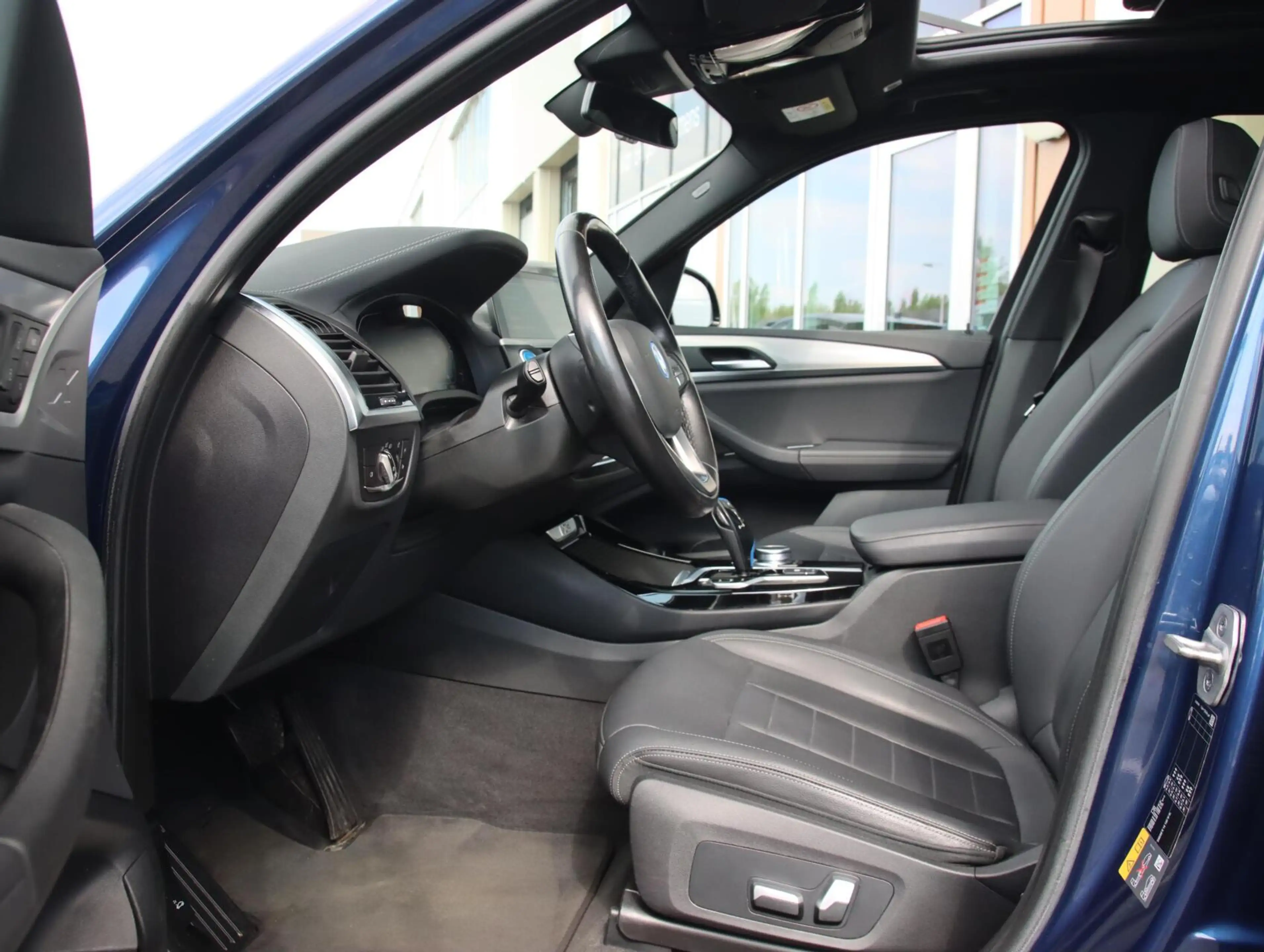 BMW iX3 High Executive 80 kWh| Panoramadak | SOH 93,7% — photo 5