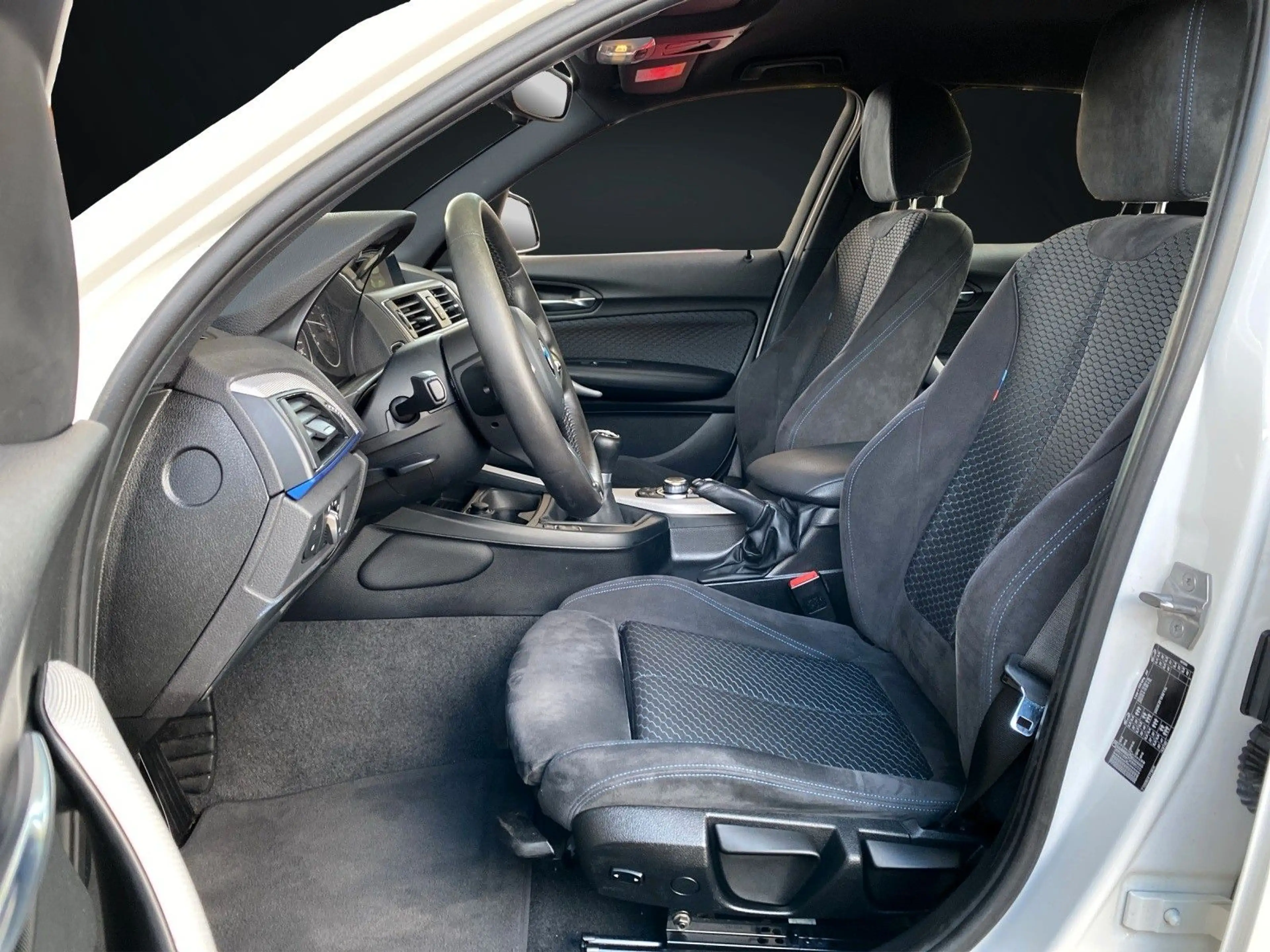BMW 118 i M-SPORTPAKET EDITION NAVI-LEDER-LED-PDC — photo 12