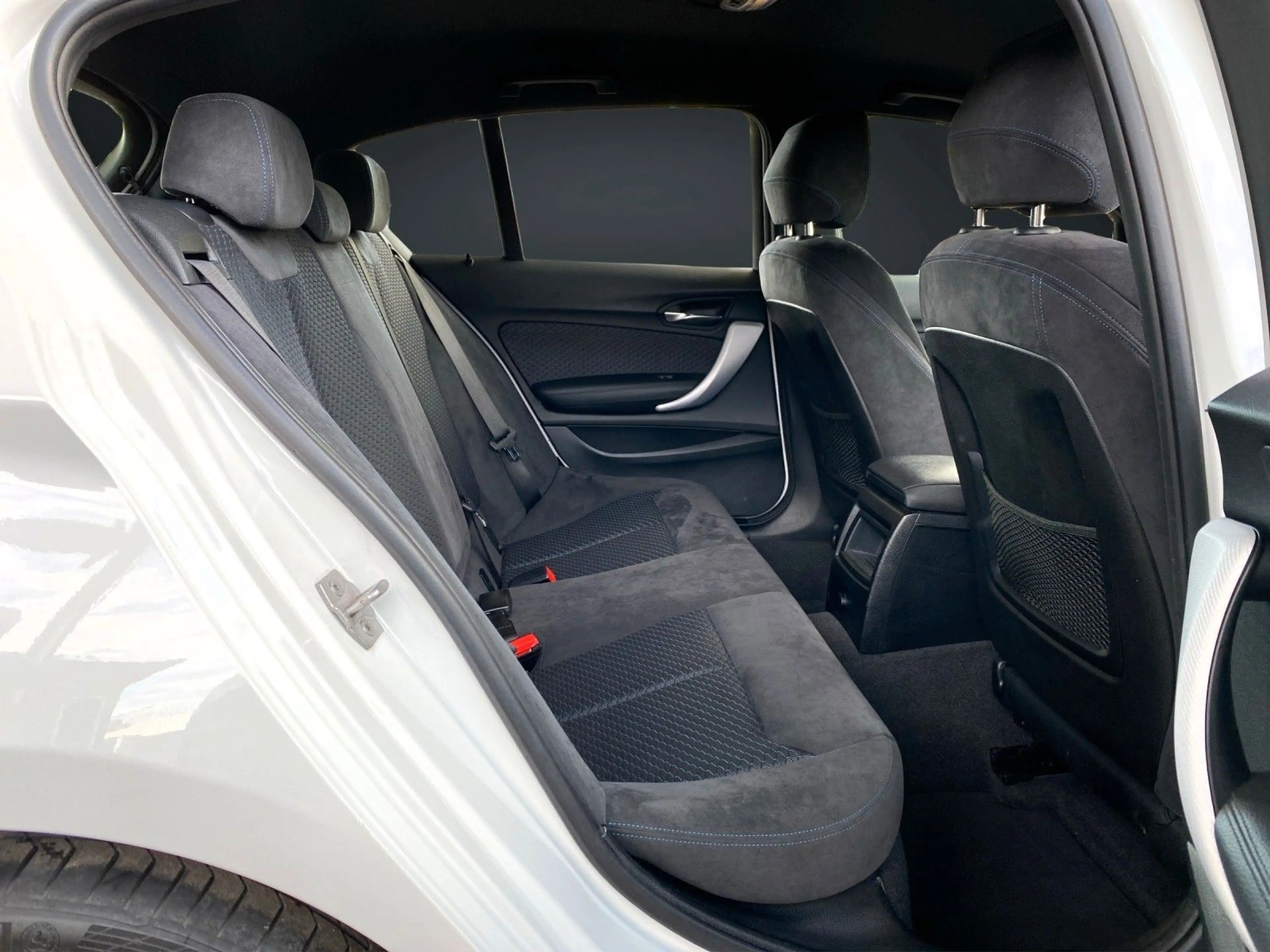 BMW 118 i M-SPORTPAKET EDITION NAVI-LEDER-LED-PDC — photo 15