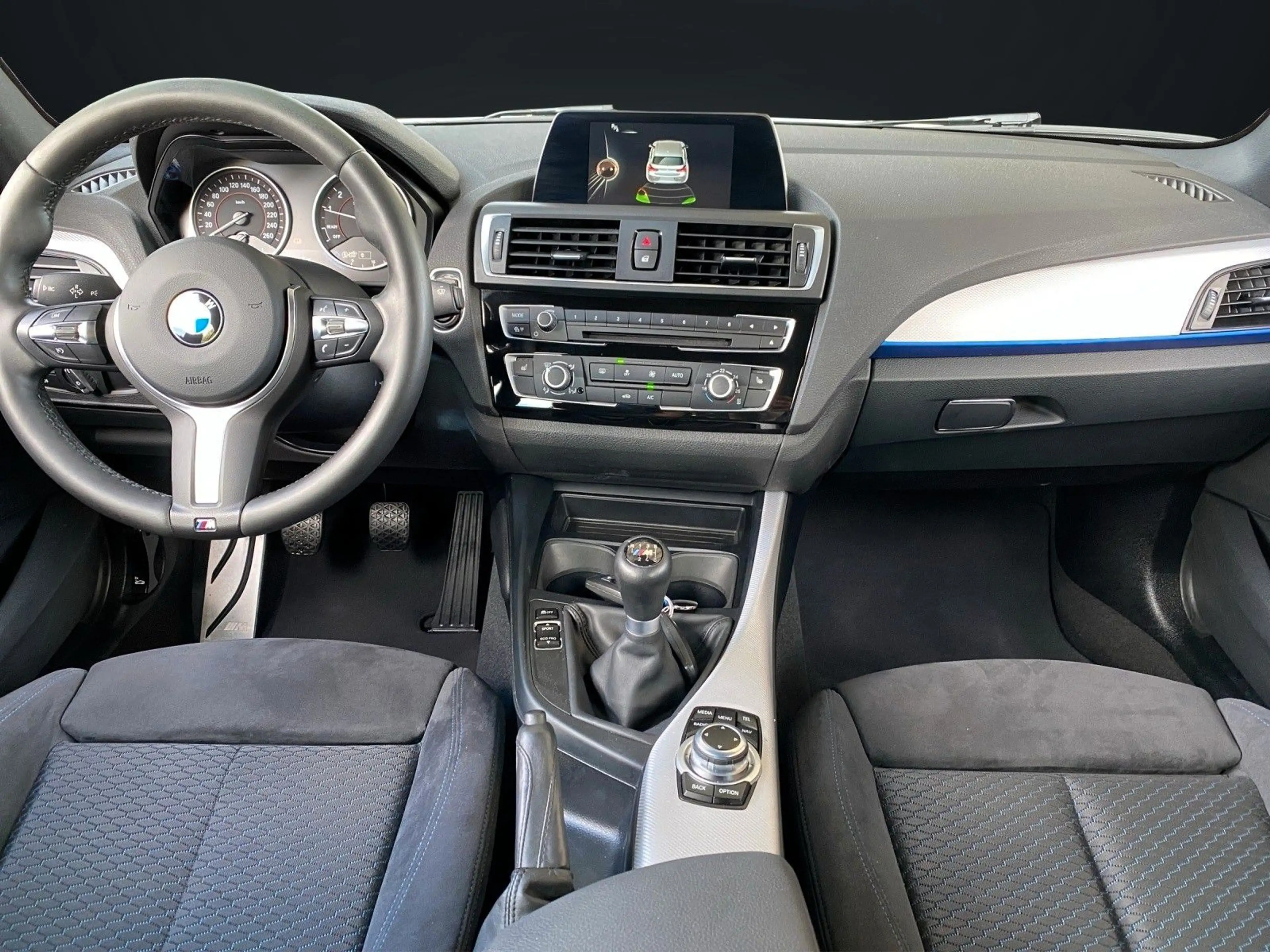 BMW 118 i M-SPORTPAKET EDITION NAVI-LEDER-LED-PDC — photo 10