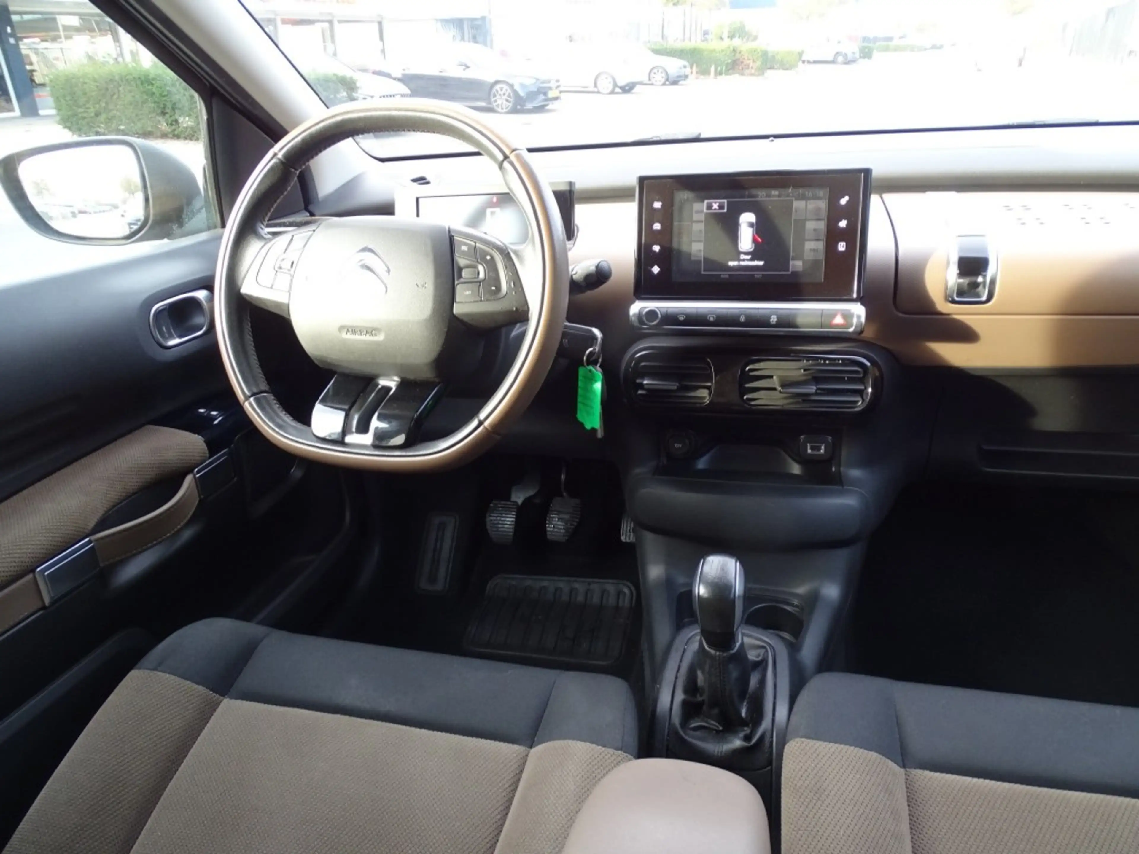 Citroen C4 C4 Cactus 1.2 PT 110 Pk SHINE-Navi-Blth-Clima-Crui — photo 6