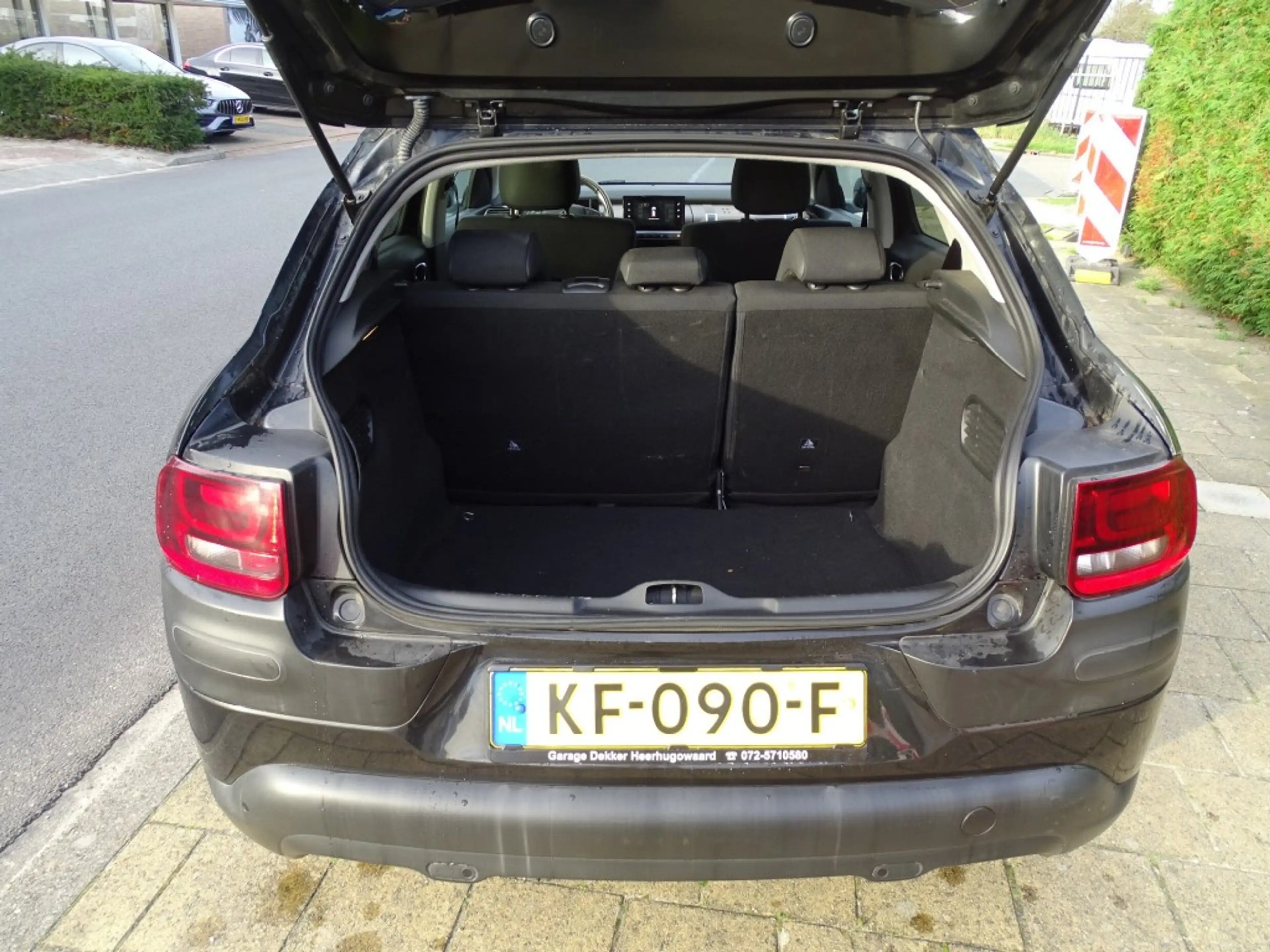Citroen C4 C4 Cactus 1.2 PT 110 Pk SHINE-Navi-Blth-Clima-Crui — photo 14