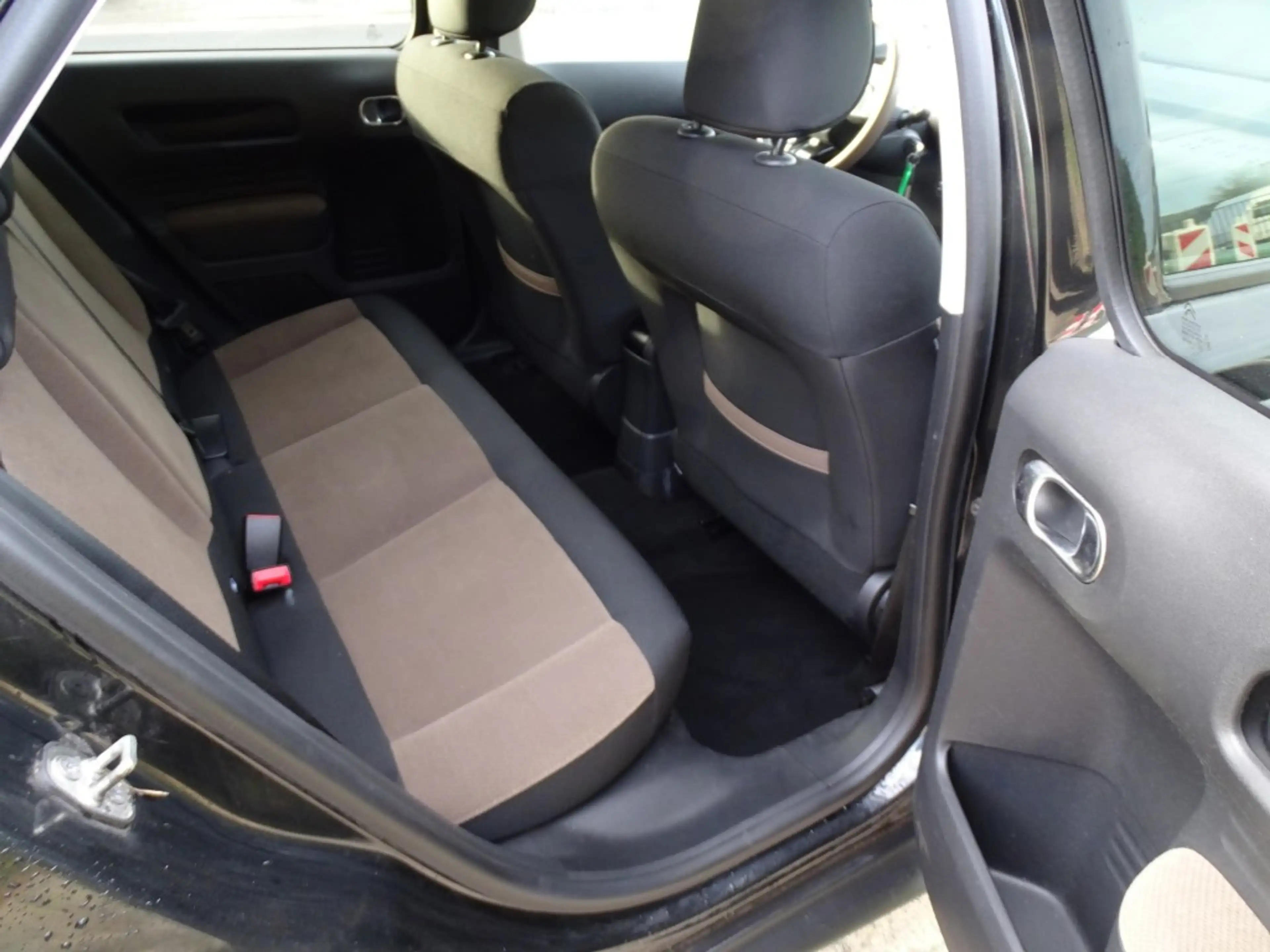 Citroen C4 C4 Cactus 1.2 PT 110 Pk SHINE-Navi-Blth-Clima-Crui — photo 13