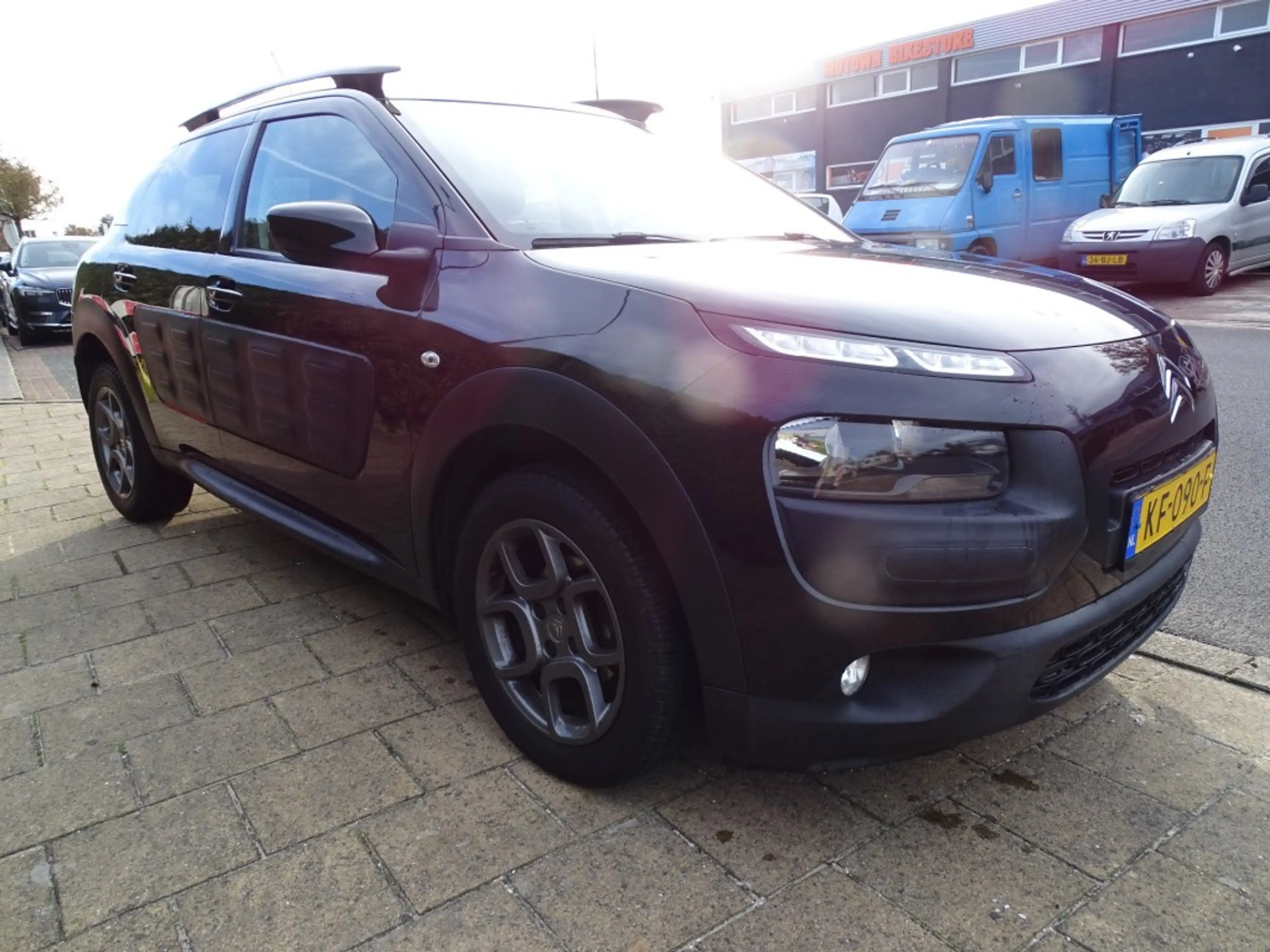 Citroen C4 C4 Cactus 1.2 PT 110 Pk SHINE-Navi-Blth-Clima-Crui — photo 4