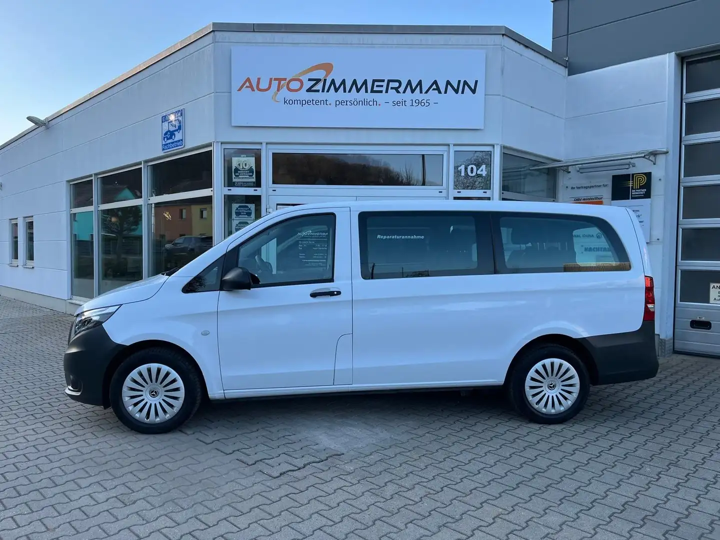 Mercedes-Benz Vito Tourer 114CDI Pro lang Automatik LED Weiß - 2