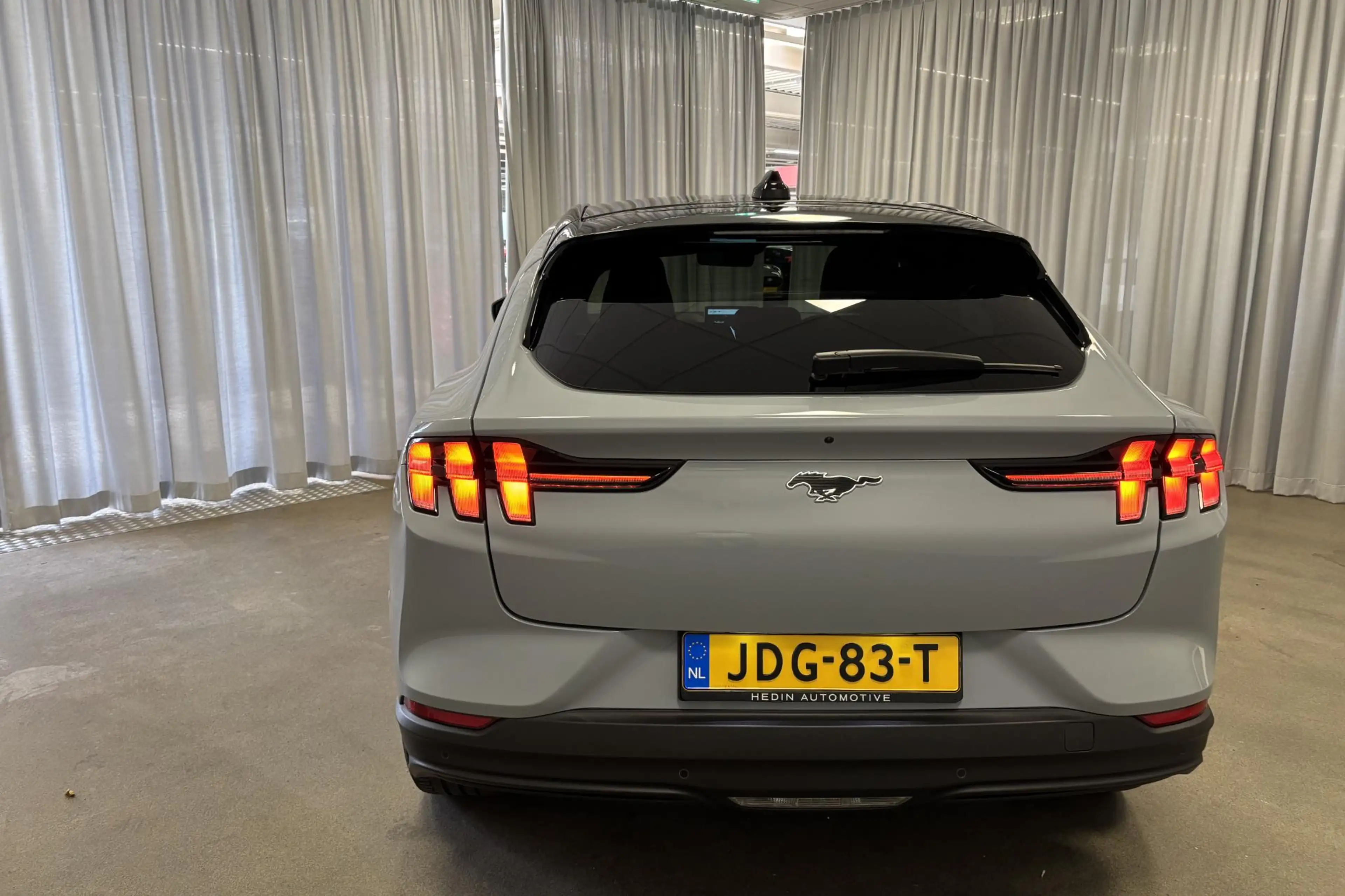 Ford Mustang Mach-E Extended Premium RWD 88 kWh | Panoramadak | Elec A — photo 4